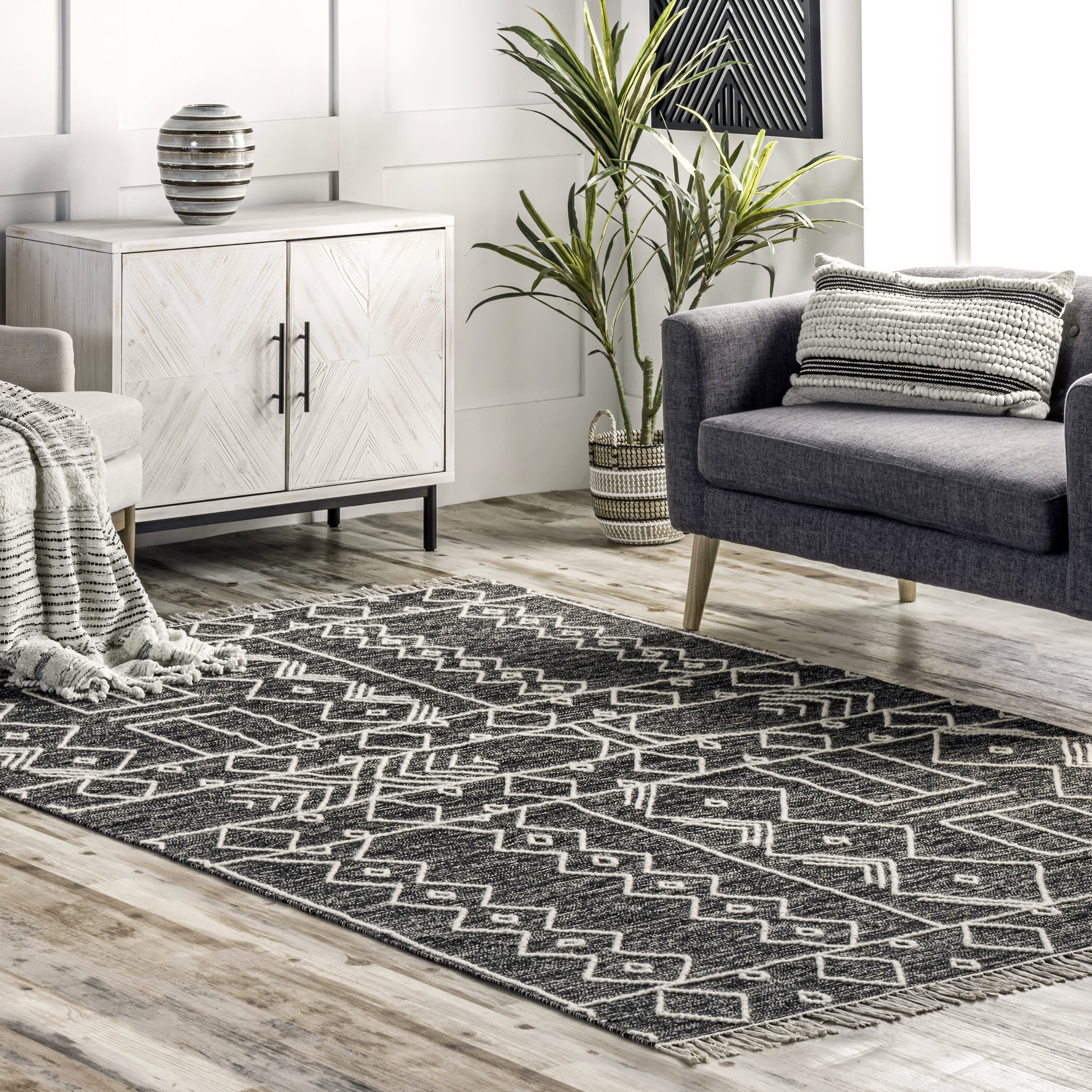 Kiki Tasseled Geometric Rug | Grey - Image 2