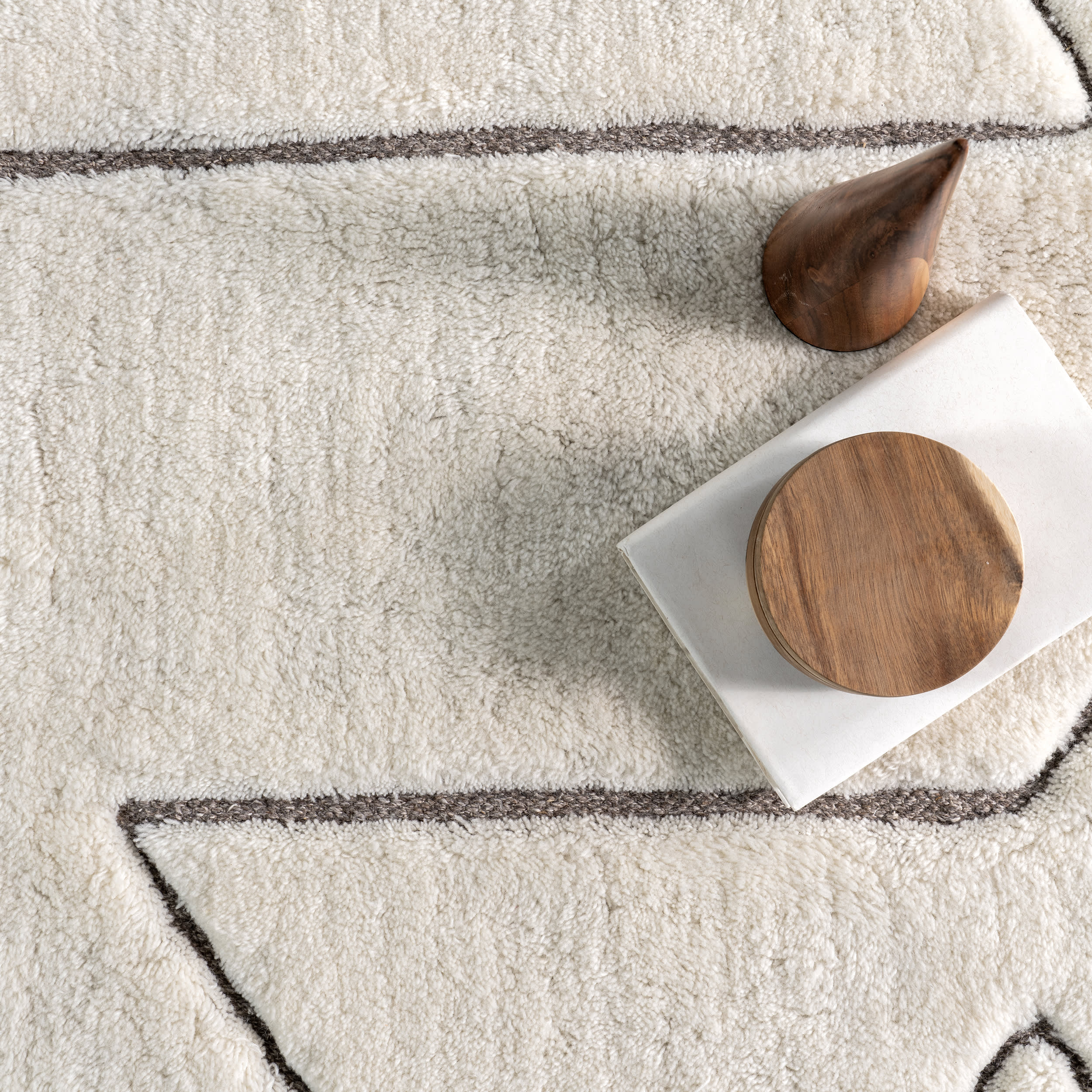 Kimia Hand Tufted Geometric New Zealand Wool Rug | Off White - Image 7