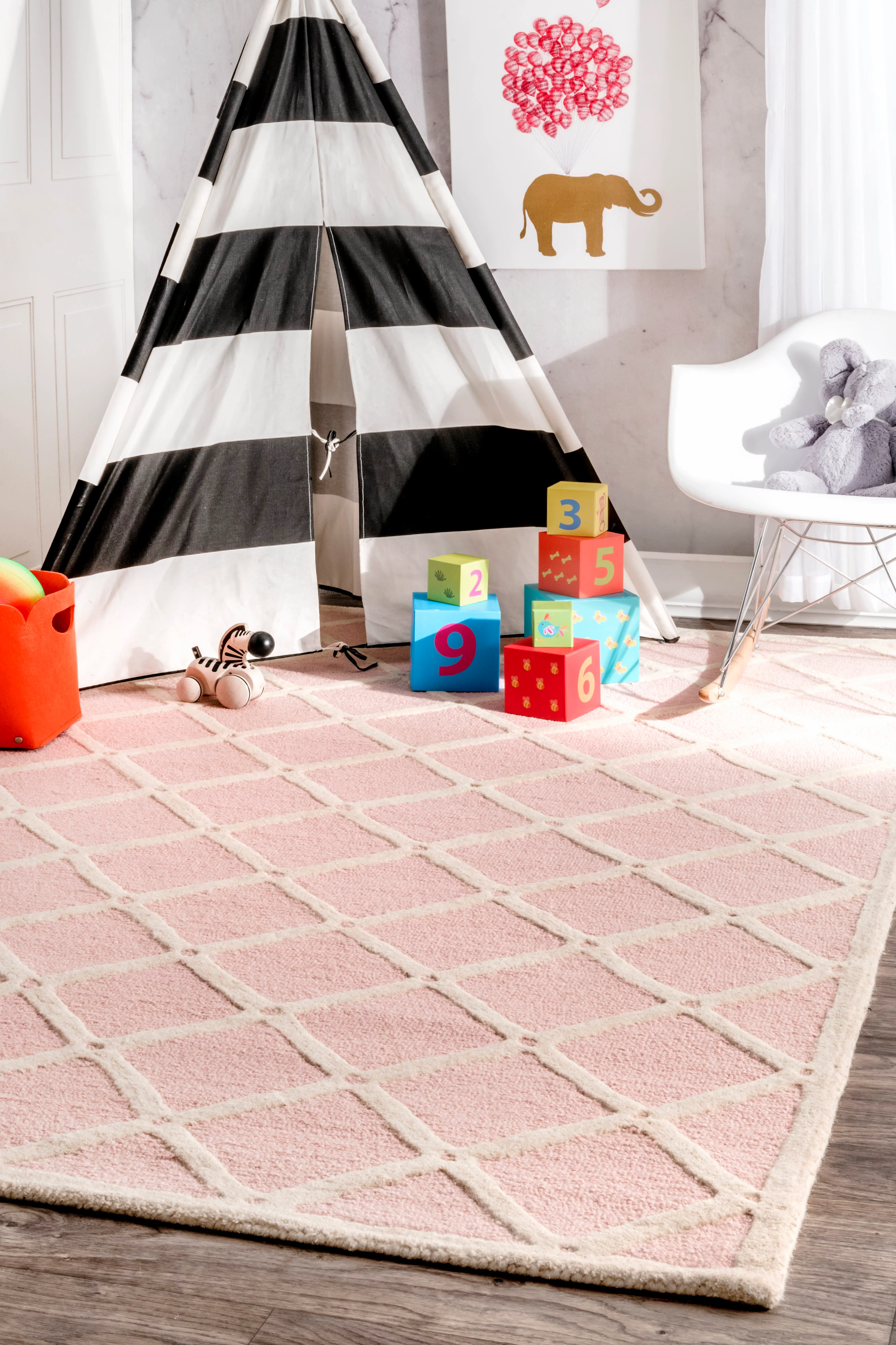 Knotched Lattice Trellis Rug | Pink - Image 2
