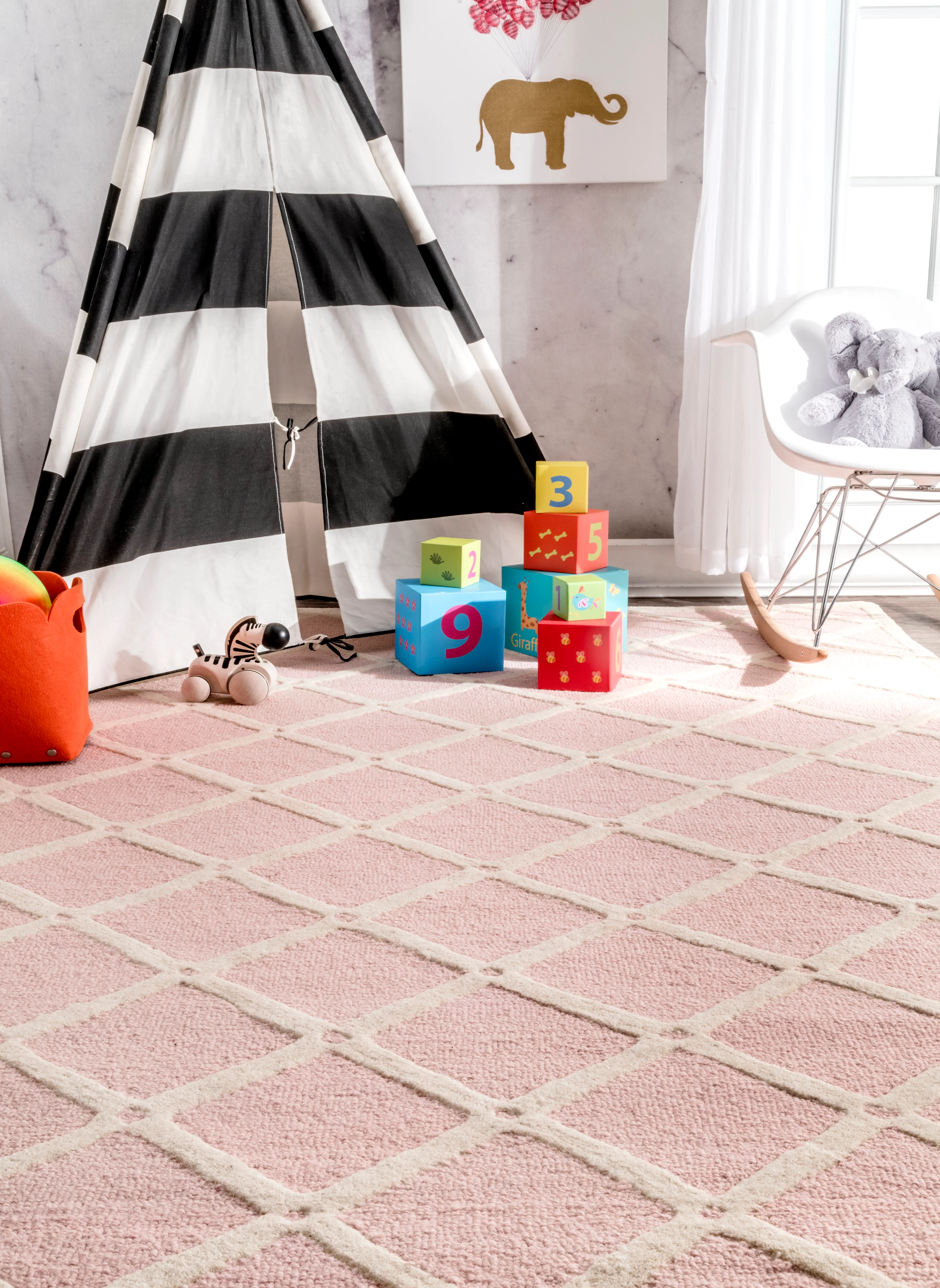 Knotched Lattice Trellis Rug | Pink - Image 4
