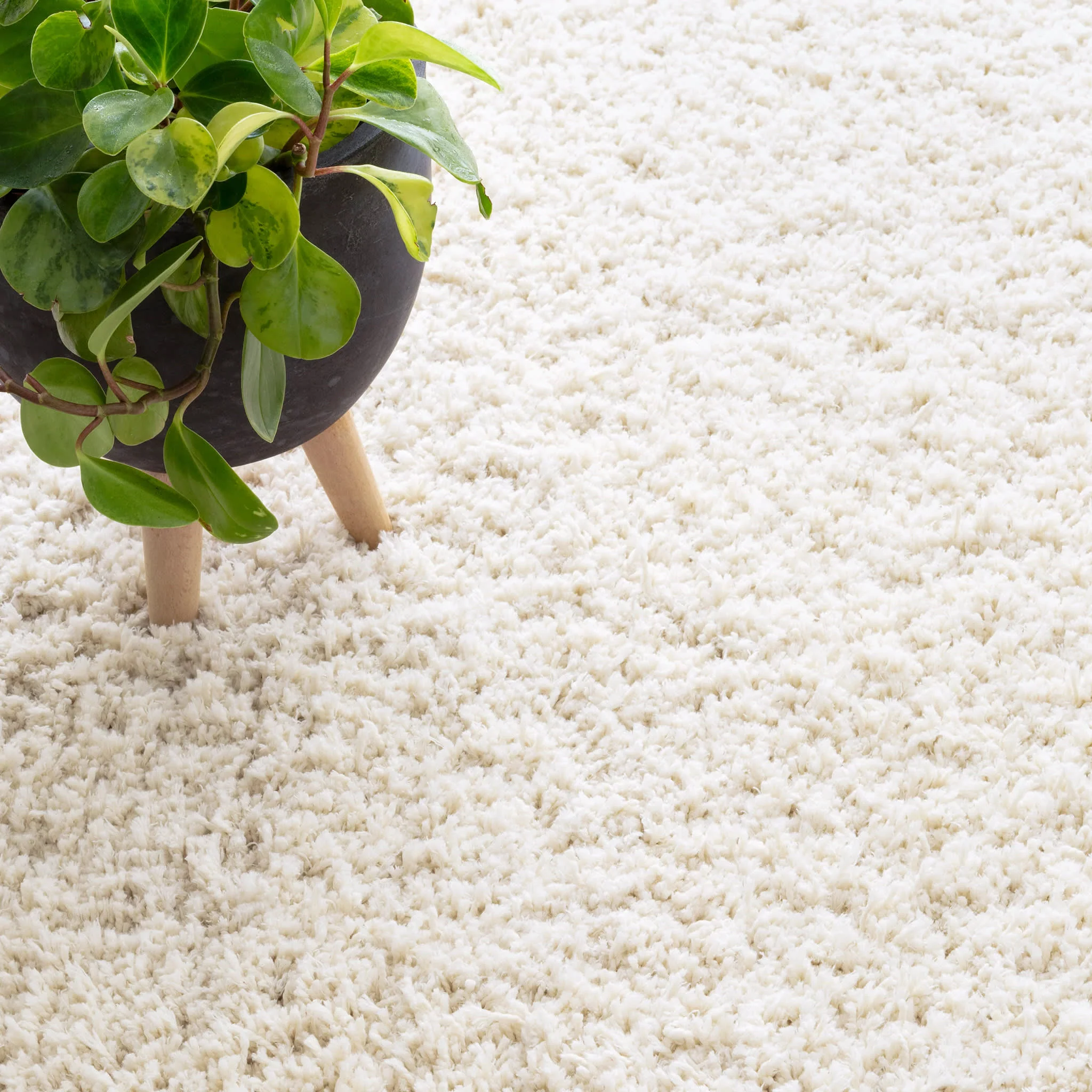 Kodiak Handwoven Microfiber Performance Rug | Ivory - Image 2