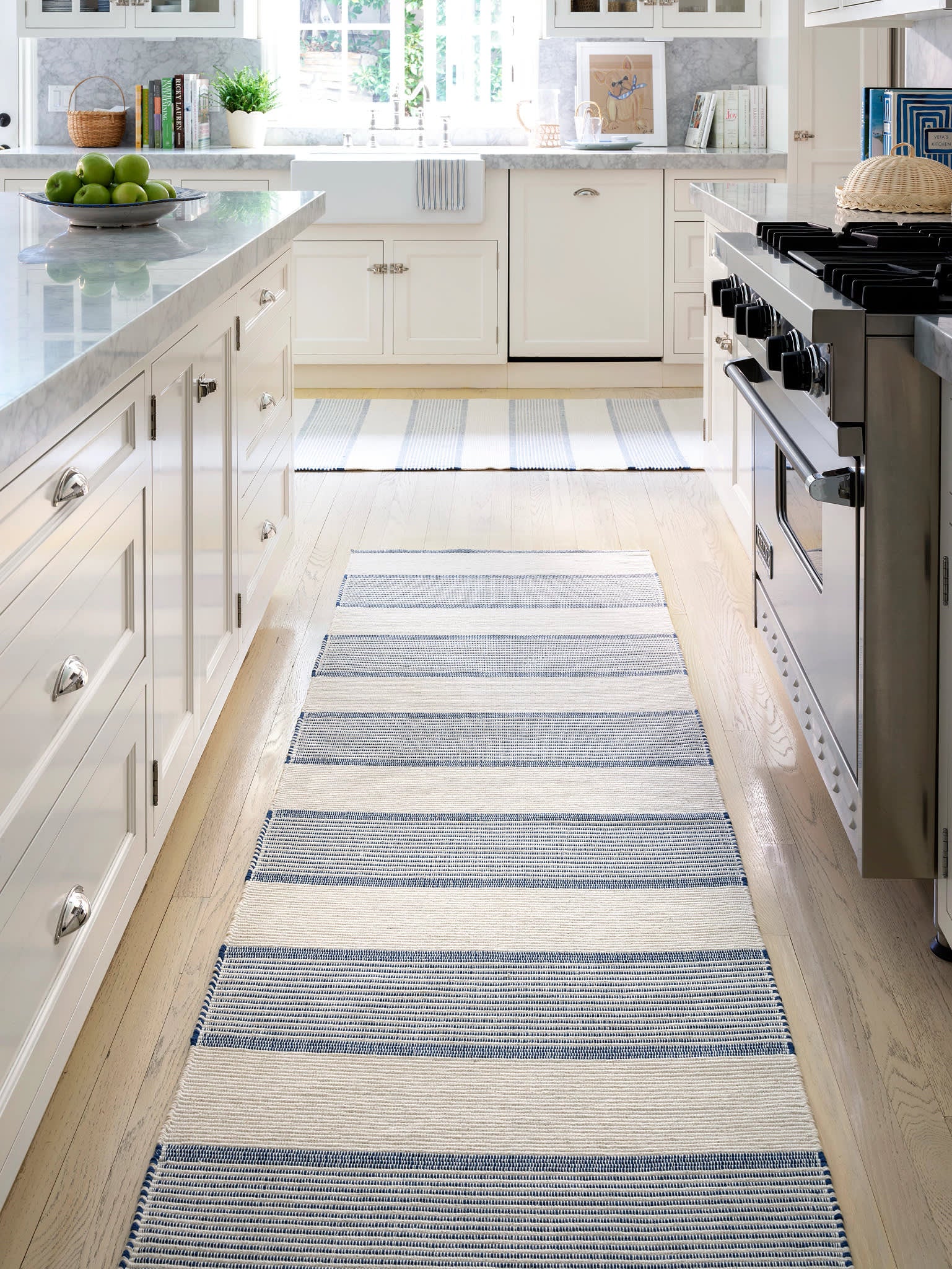 La Mirada Handwoven Cotton Rug | Navy - Image 2