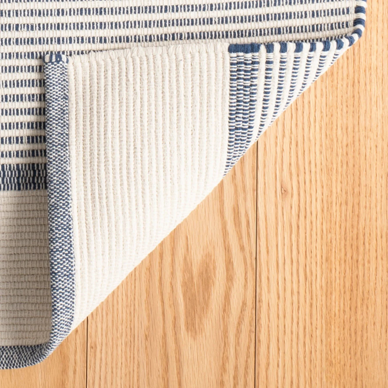 La Mirada Handwoven Cotton Rug | Navy - Image 5