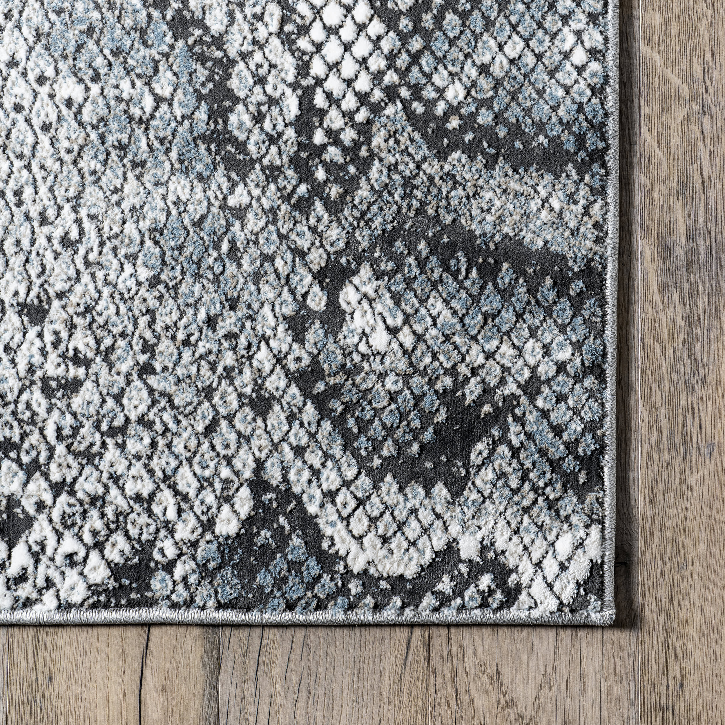 Larsa Snake Banded Rug | Grey - Image 3