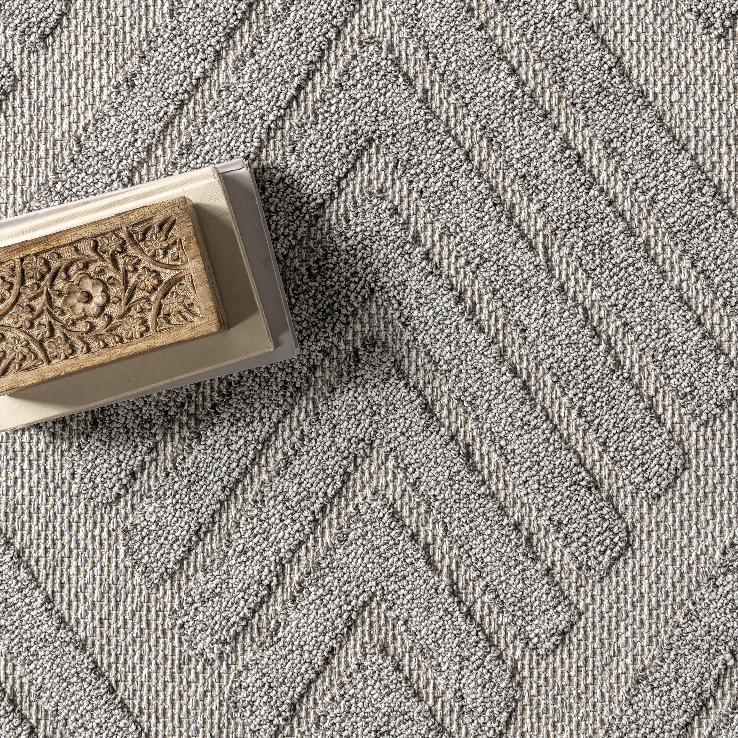 Lexie Arrow Indoor/Outdoor Rug | Grey - Image 6