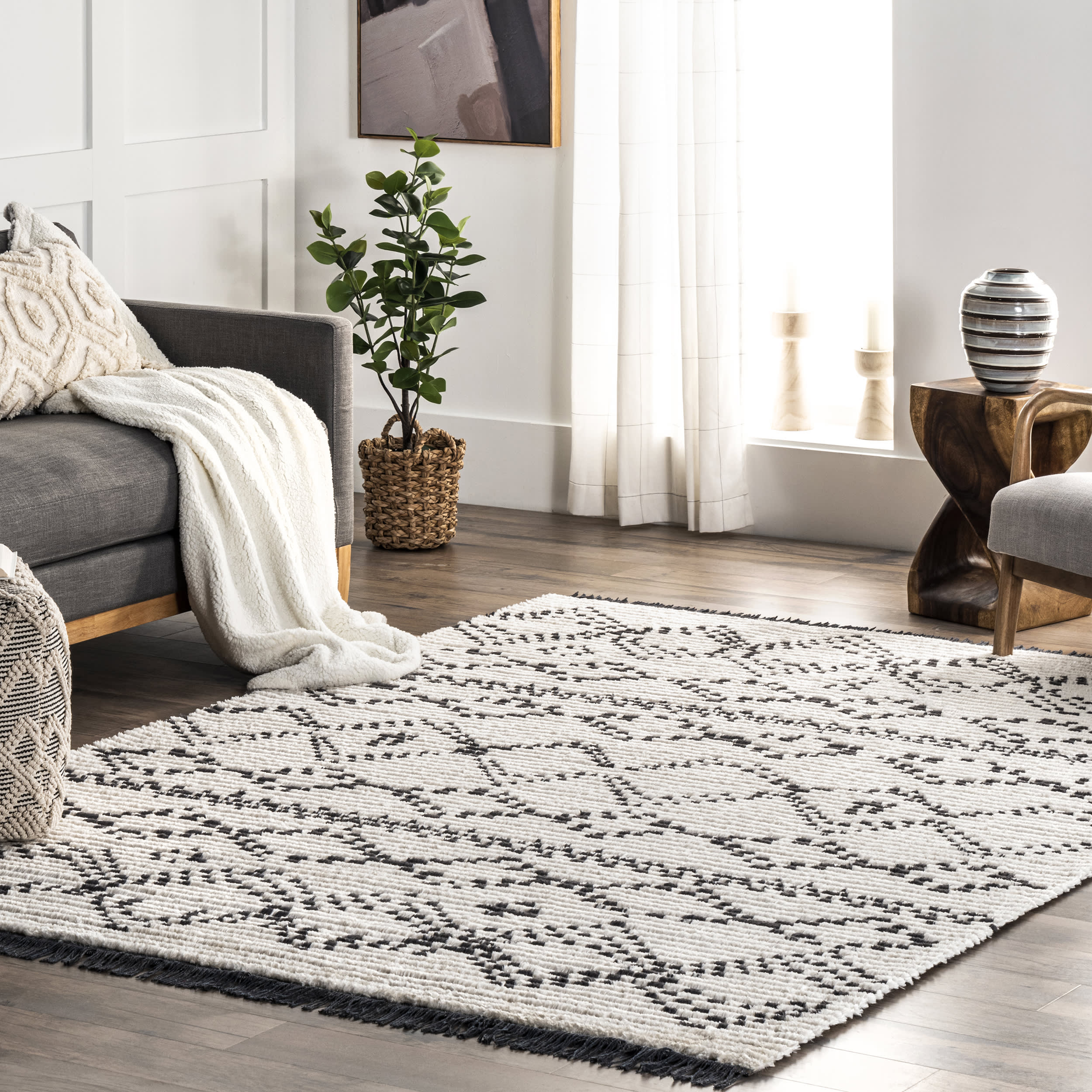 Lilith Stippled Tasseled Rug | Beige - Image 2