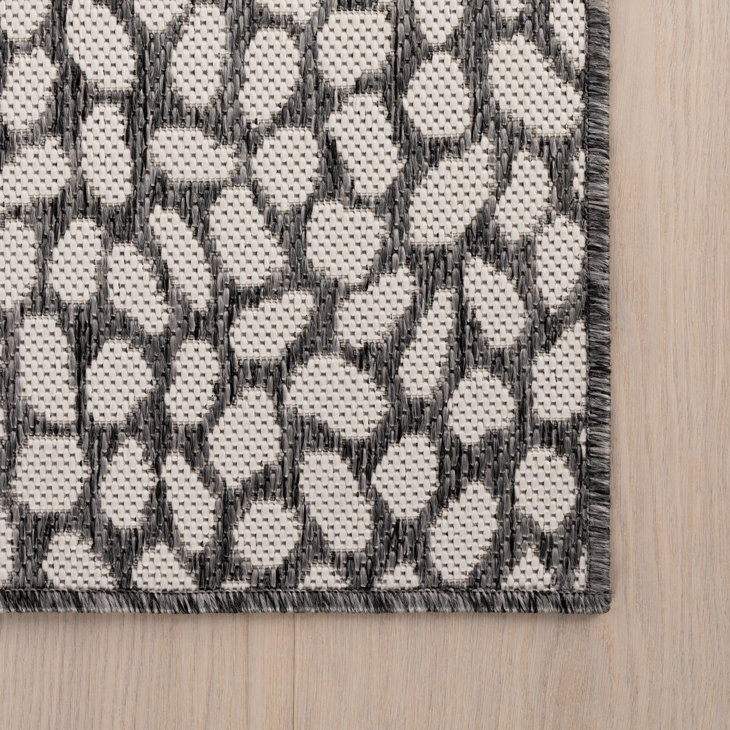 Lindra Modern Animal Print Indoor/Outdoor Rug | Grey - Image 4