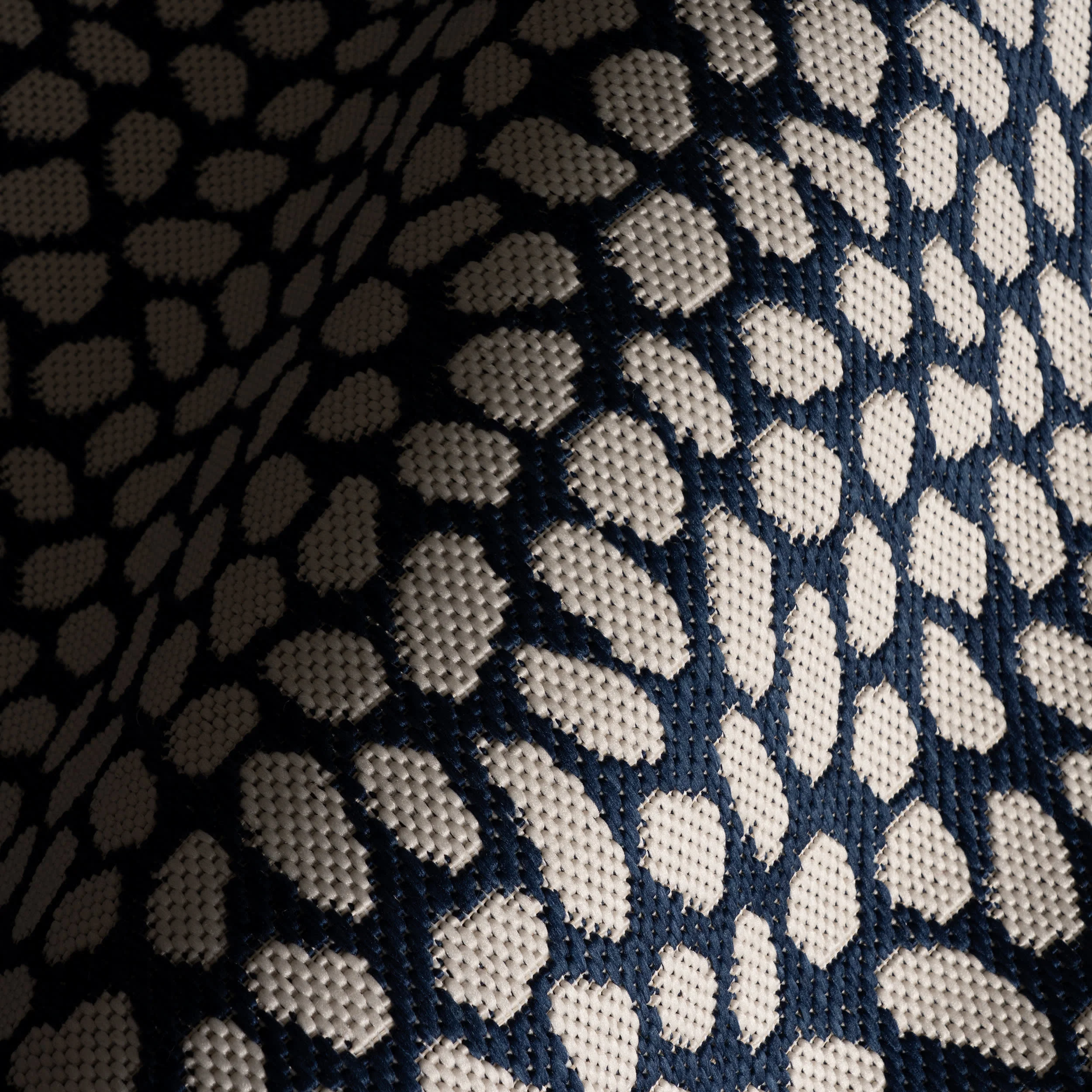 Lindra Modern Animal Print Indoor/Outdoor Rug | Navy - Image 3