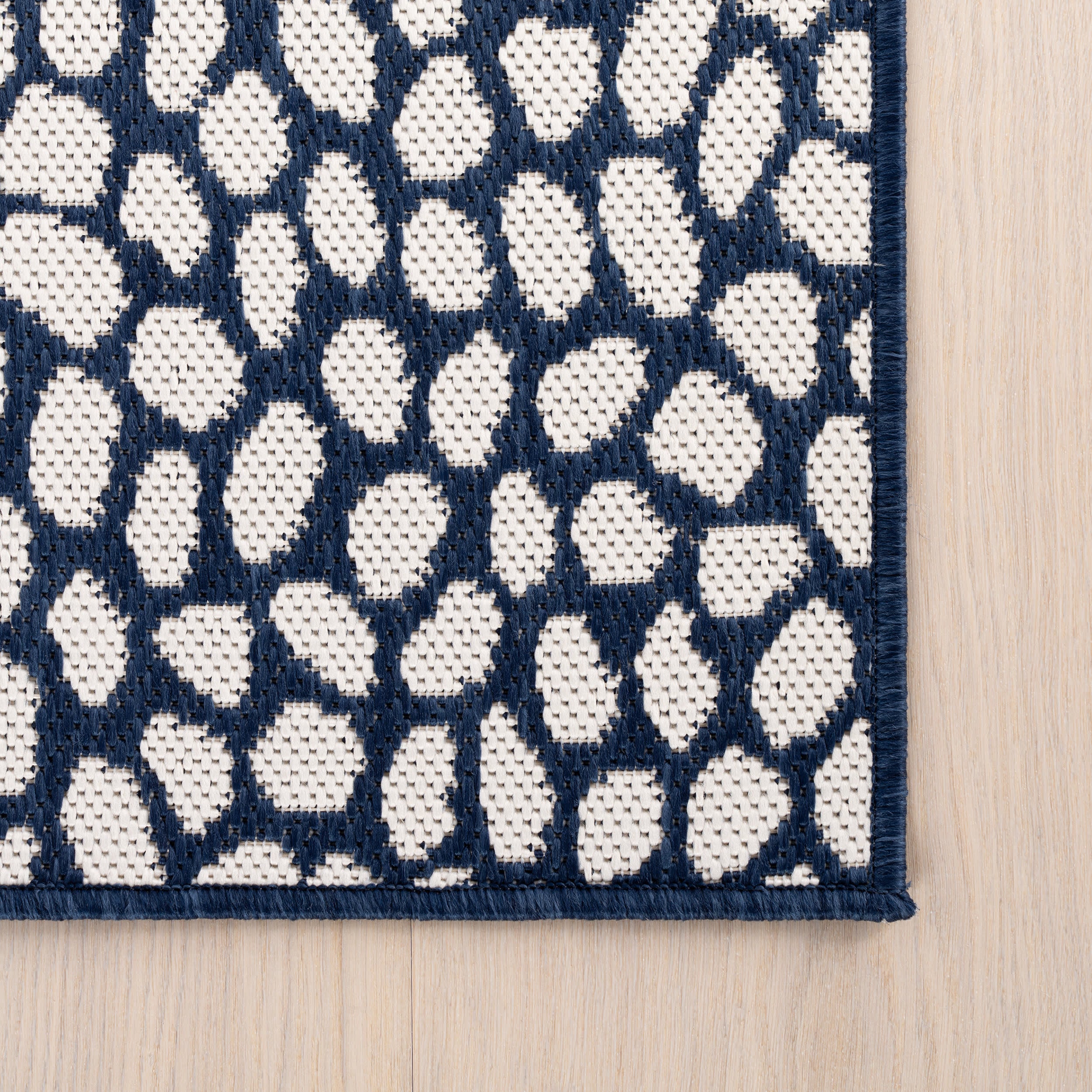 Lindra Modern Animal Print Indoor/Outdoor Rug | Navy - Image 4