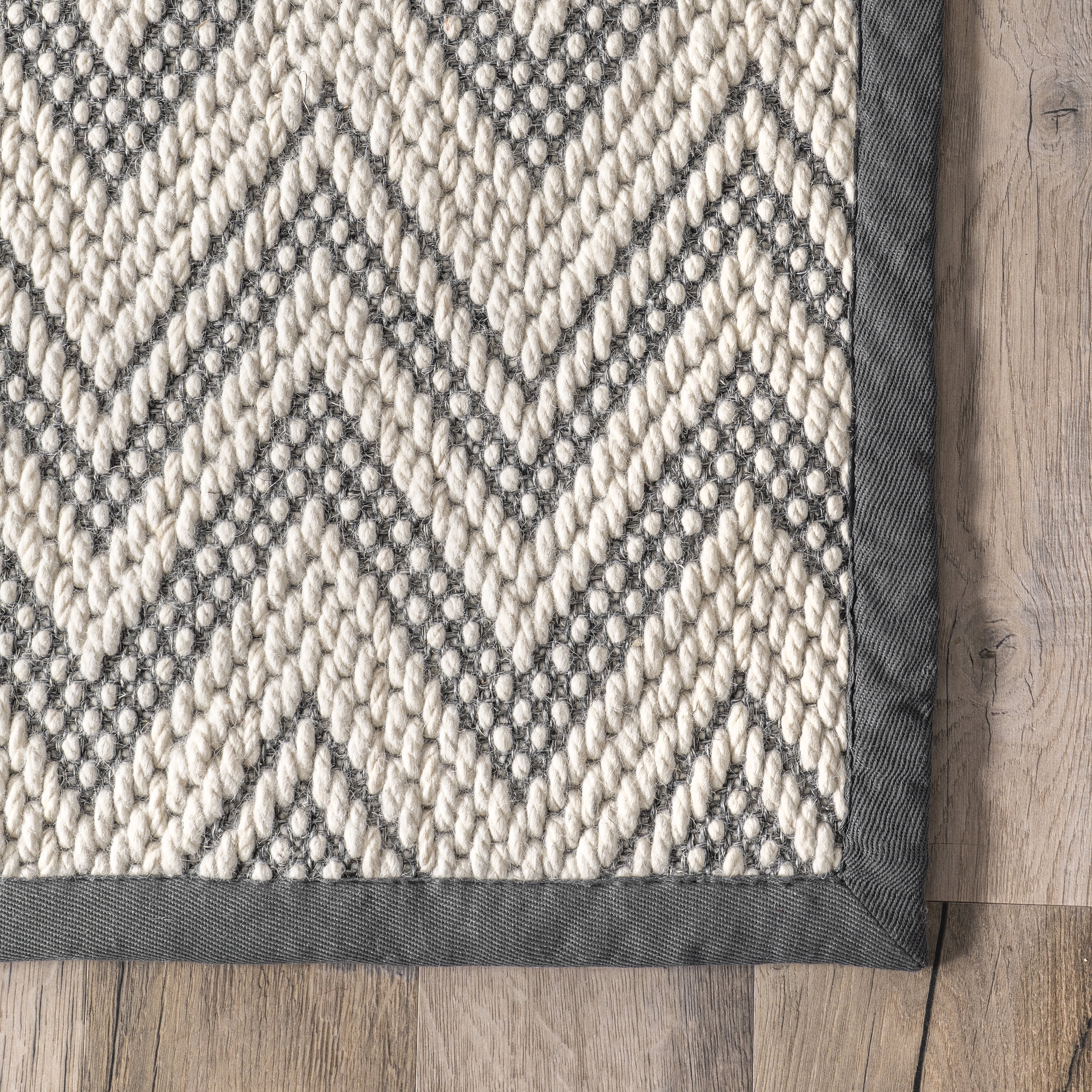 Lorenza Wool Chevrons Rug | Grey - Image 3
