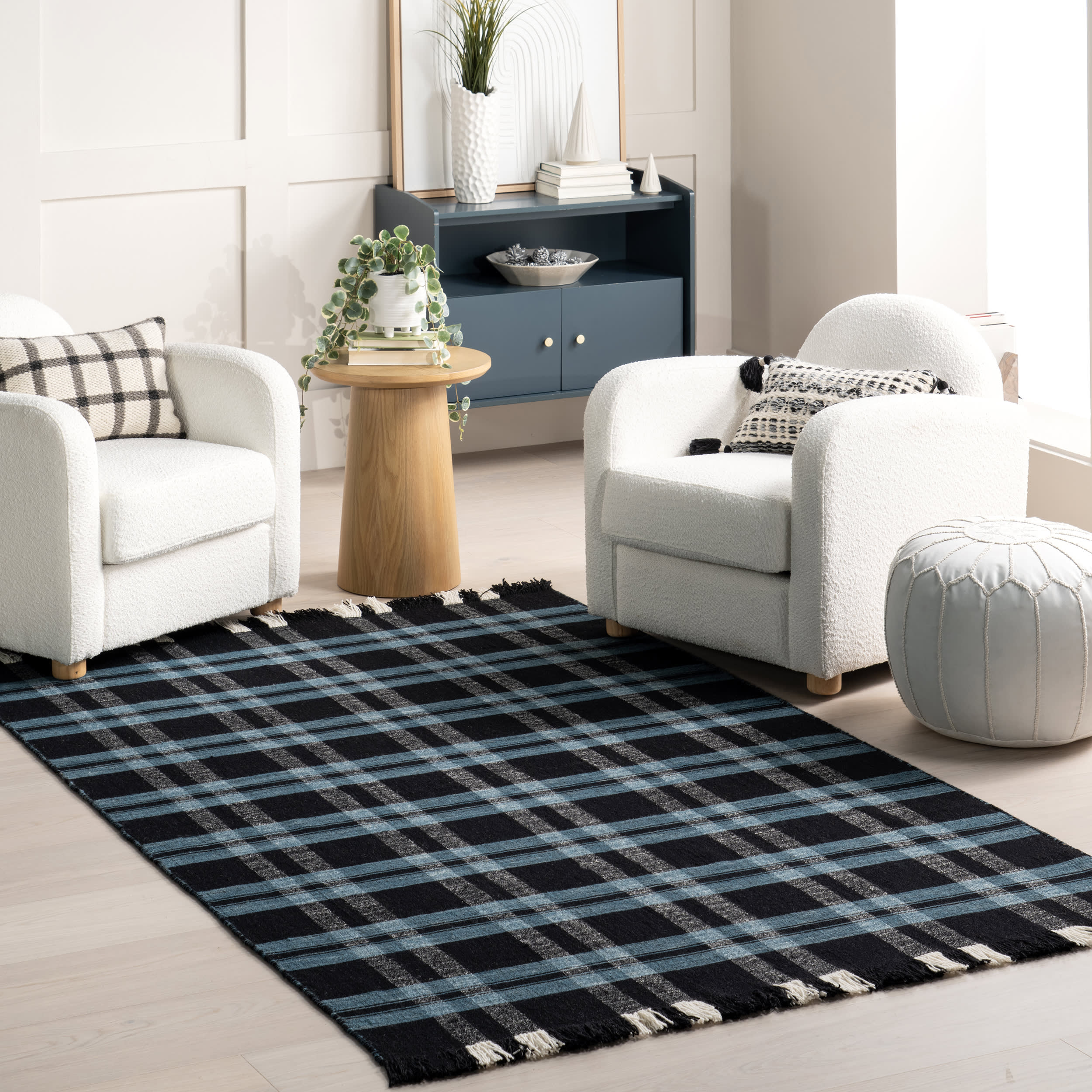 Luciana Plaid Fringed Rug | Black - Image 2