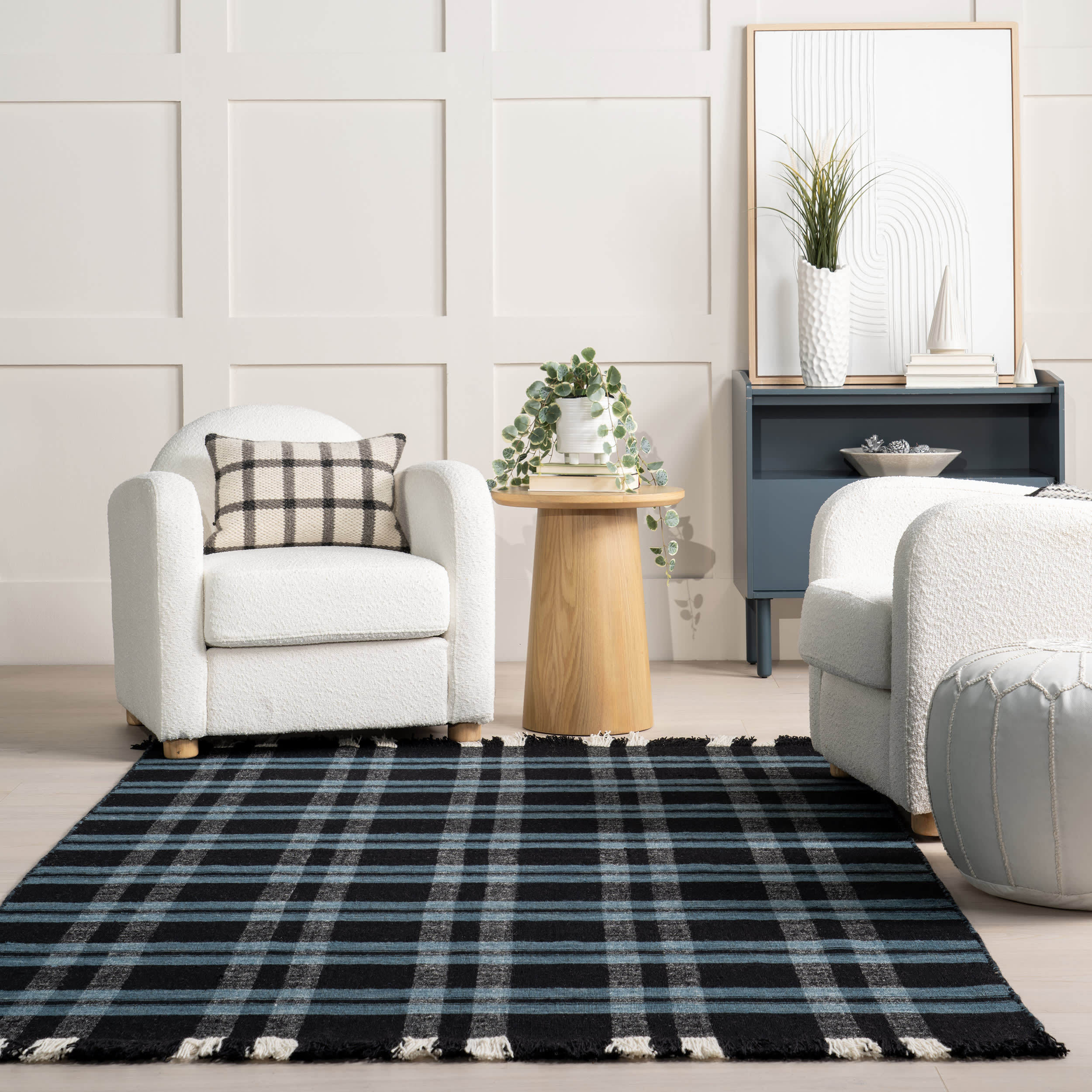 Luciana Plaid Fringed Rug | Black - Image 4