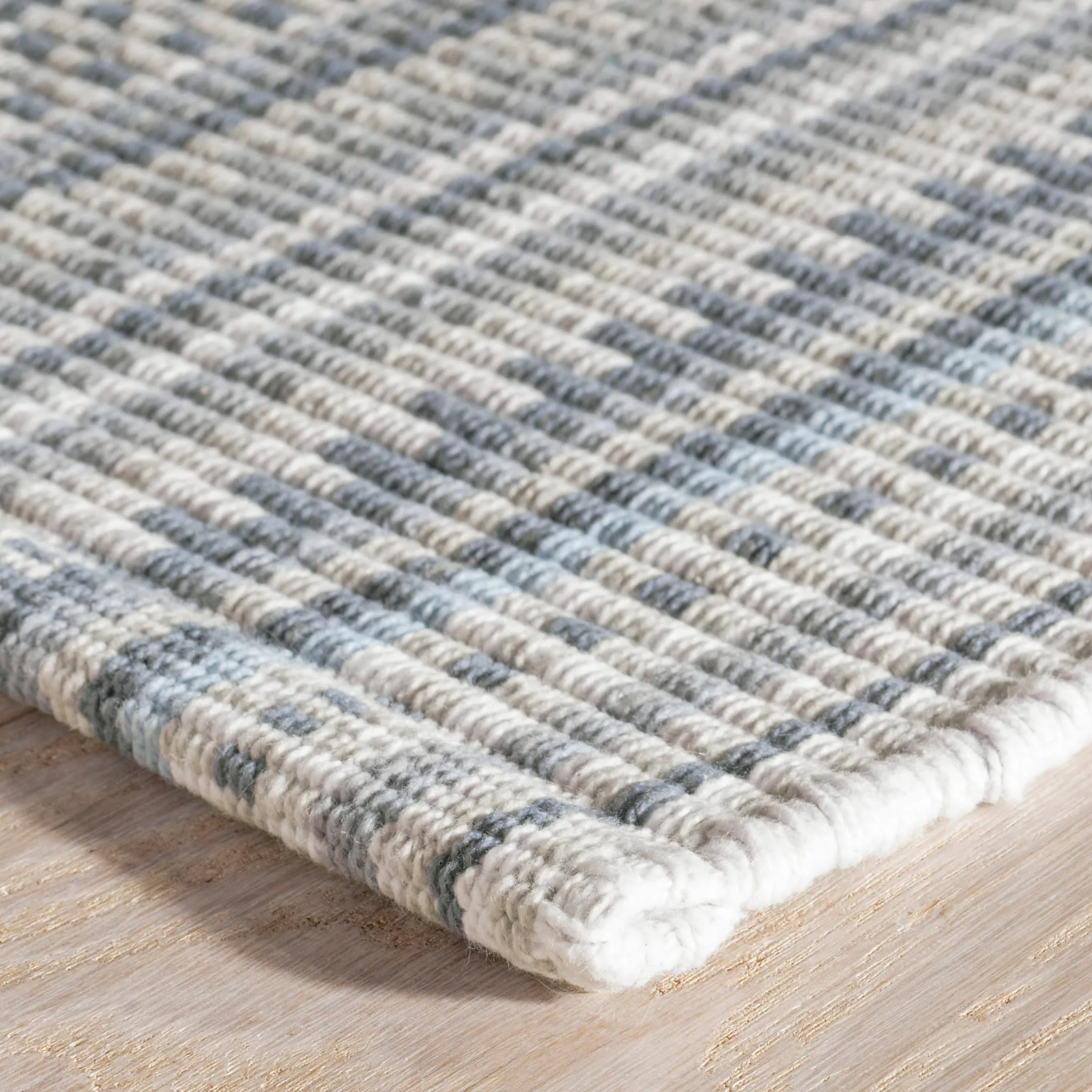 Lucky Stripe Handwoven Cotton Rug | Grey - Image 4