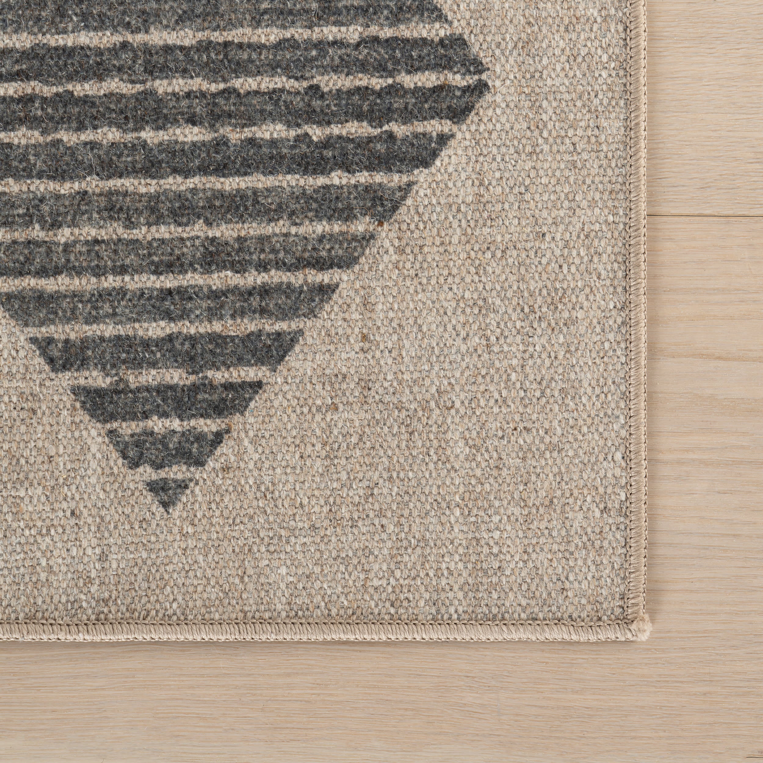 Luzia Vintage Washable Rug | Grey - Image 4