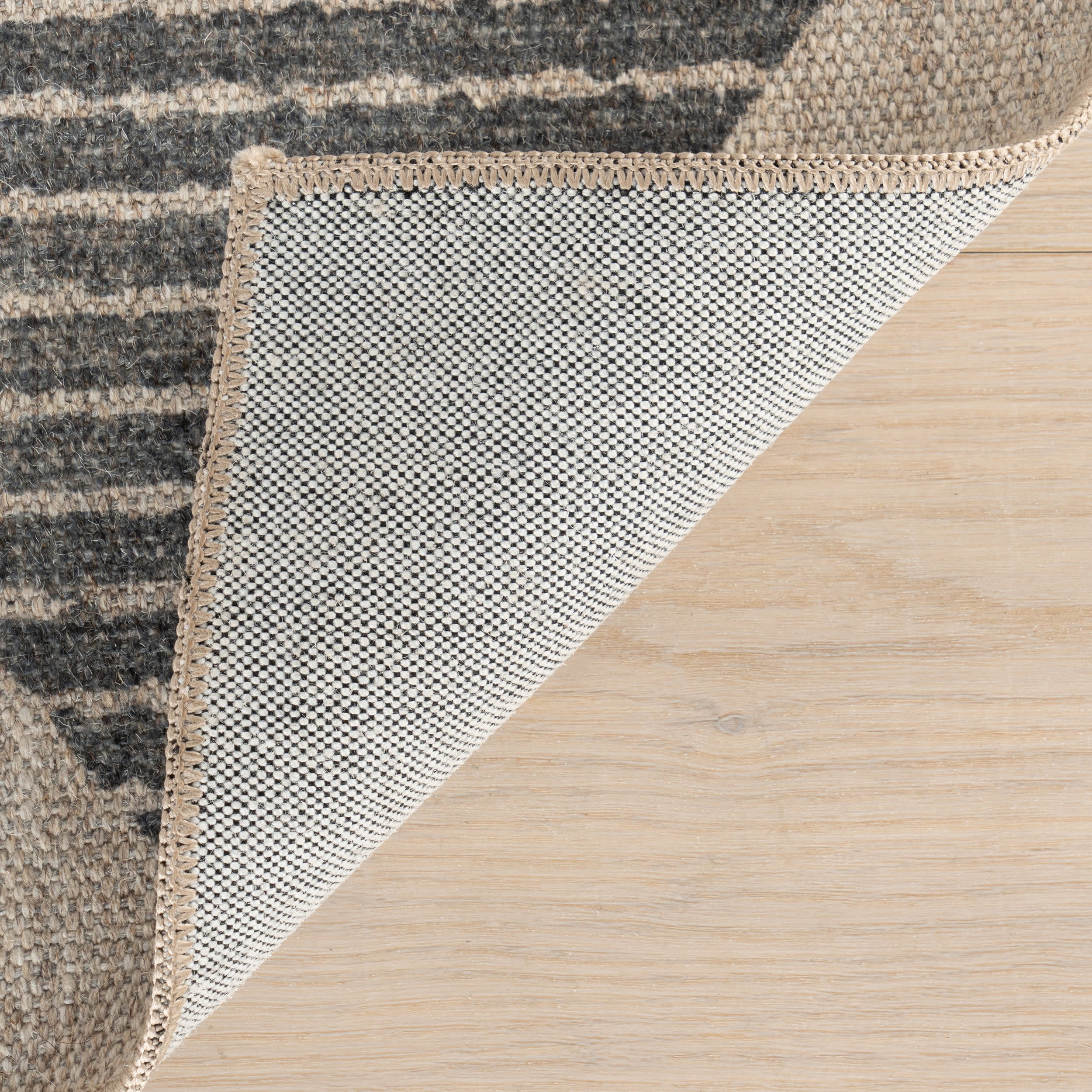 Luzia Vintage Washable Rug | Grey - Image 8