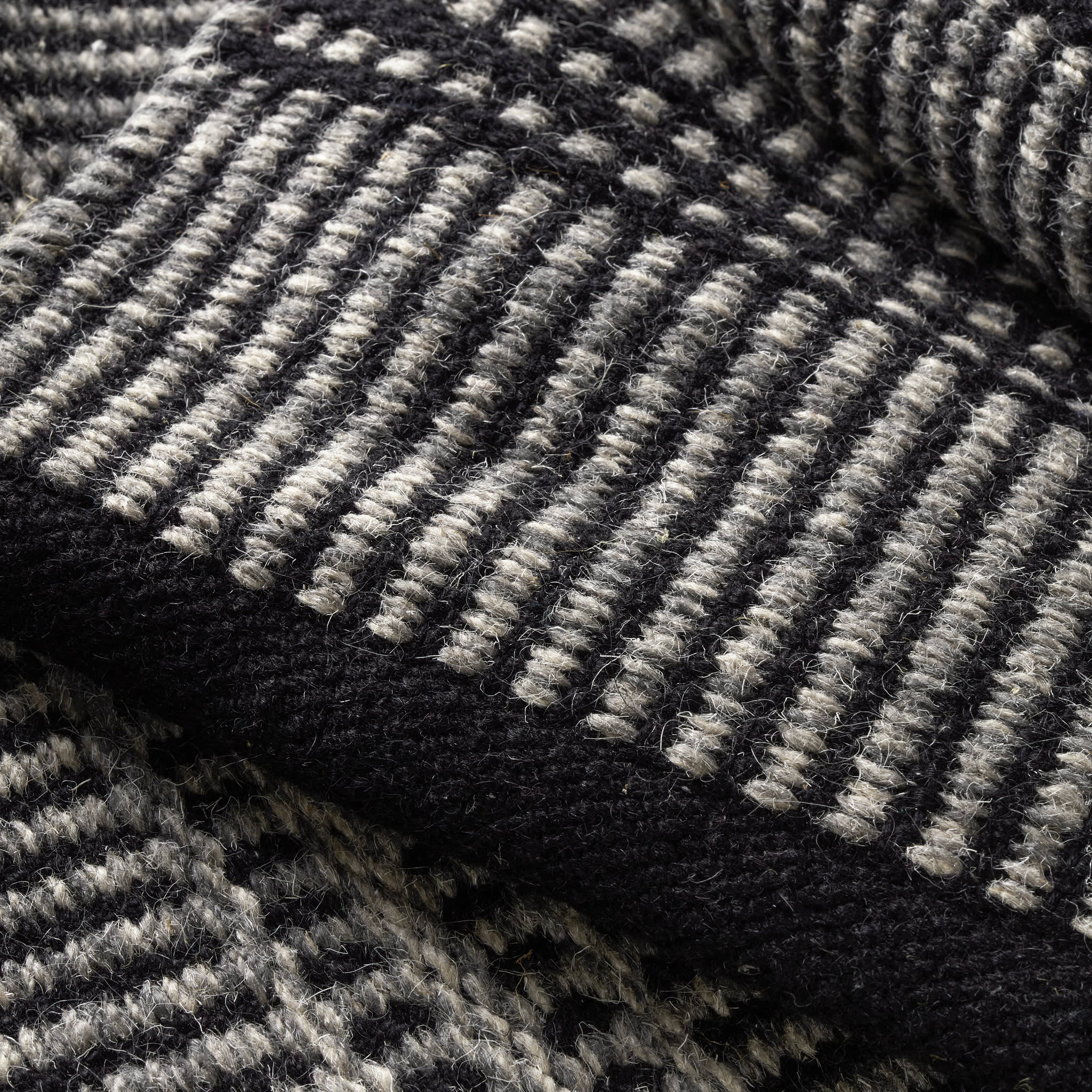 Malta Handwoven Wool Rug | Black - Image 4