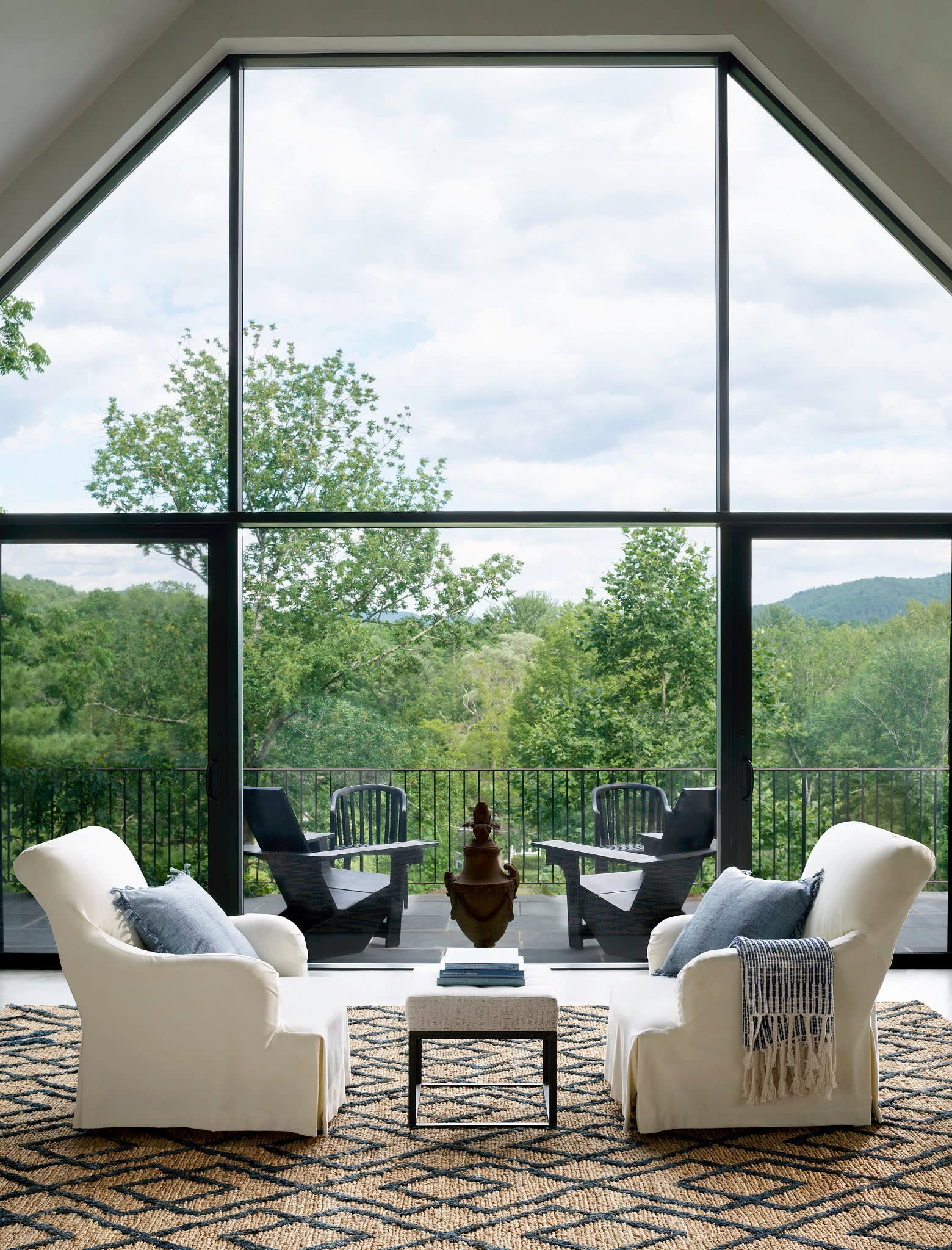 Marco Jute Soumak Handwoven Rug by Bunny Williams | Navy - Image 2