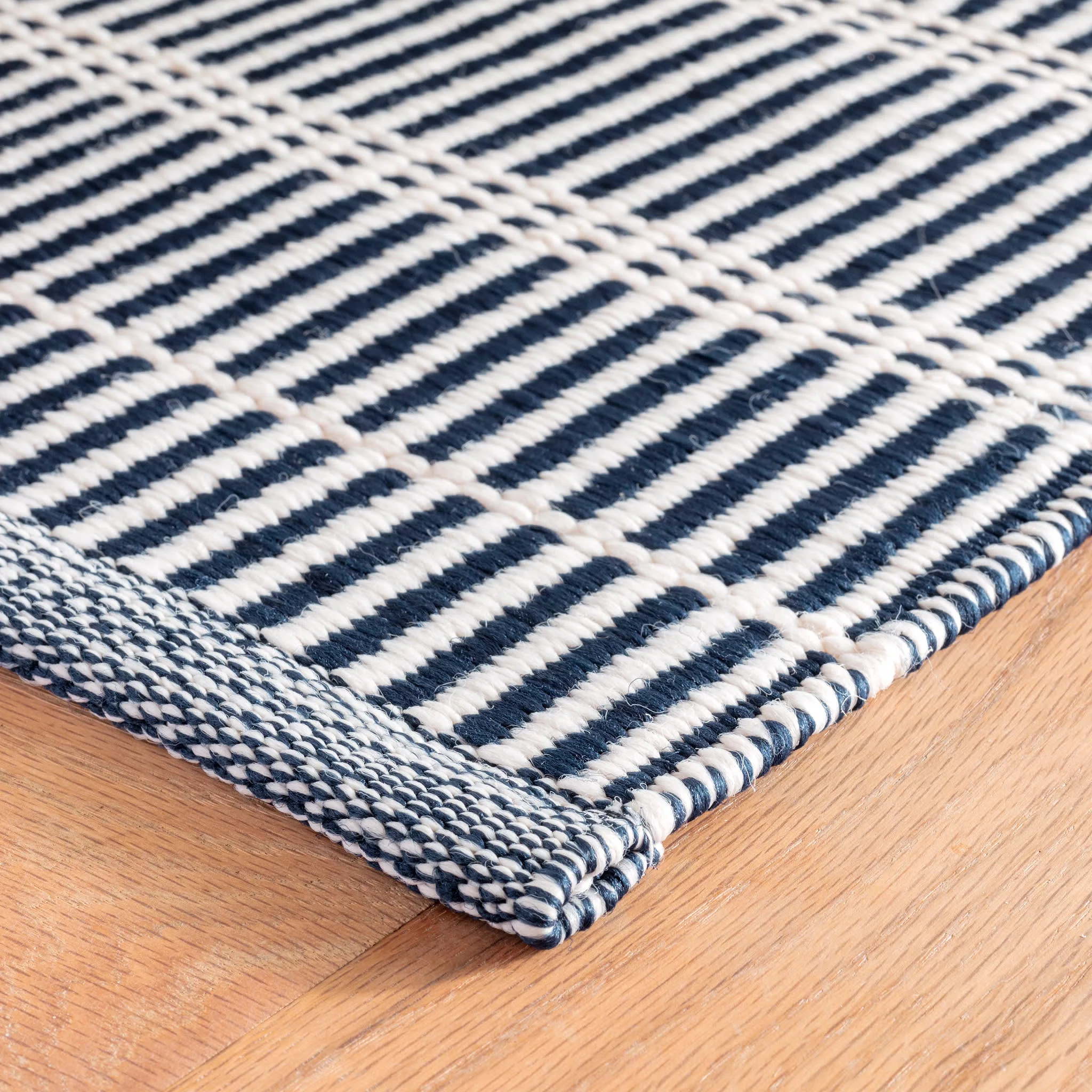 Marlo Handwoven Indoor/Outdoor Rug | Navy - Image 4