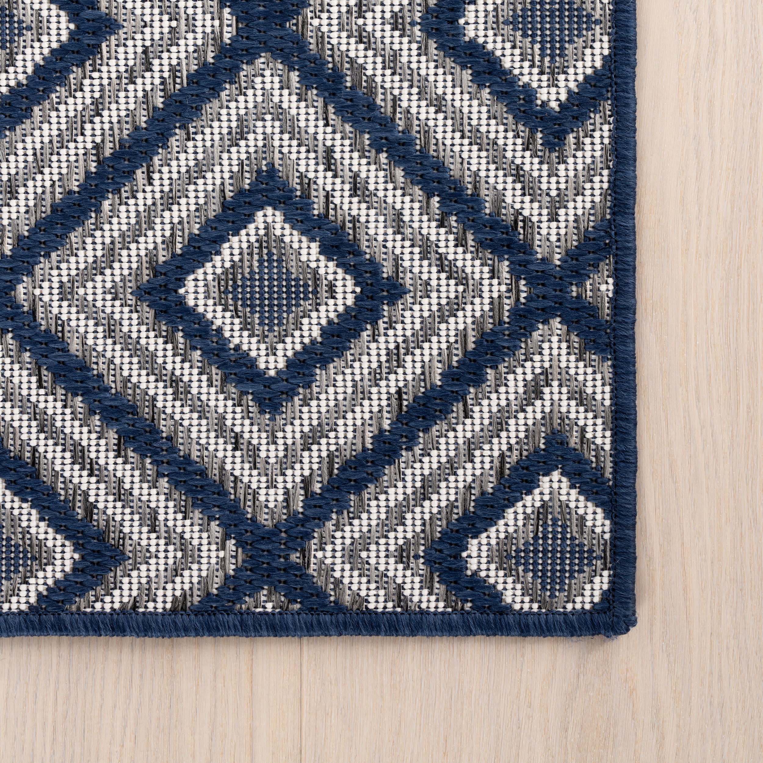 Marouise Modern Diamond Indoor/Outdoor Rug | Navy - Image 4