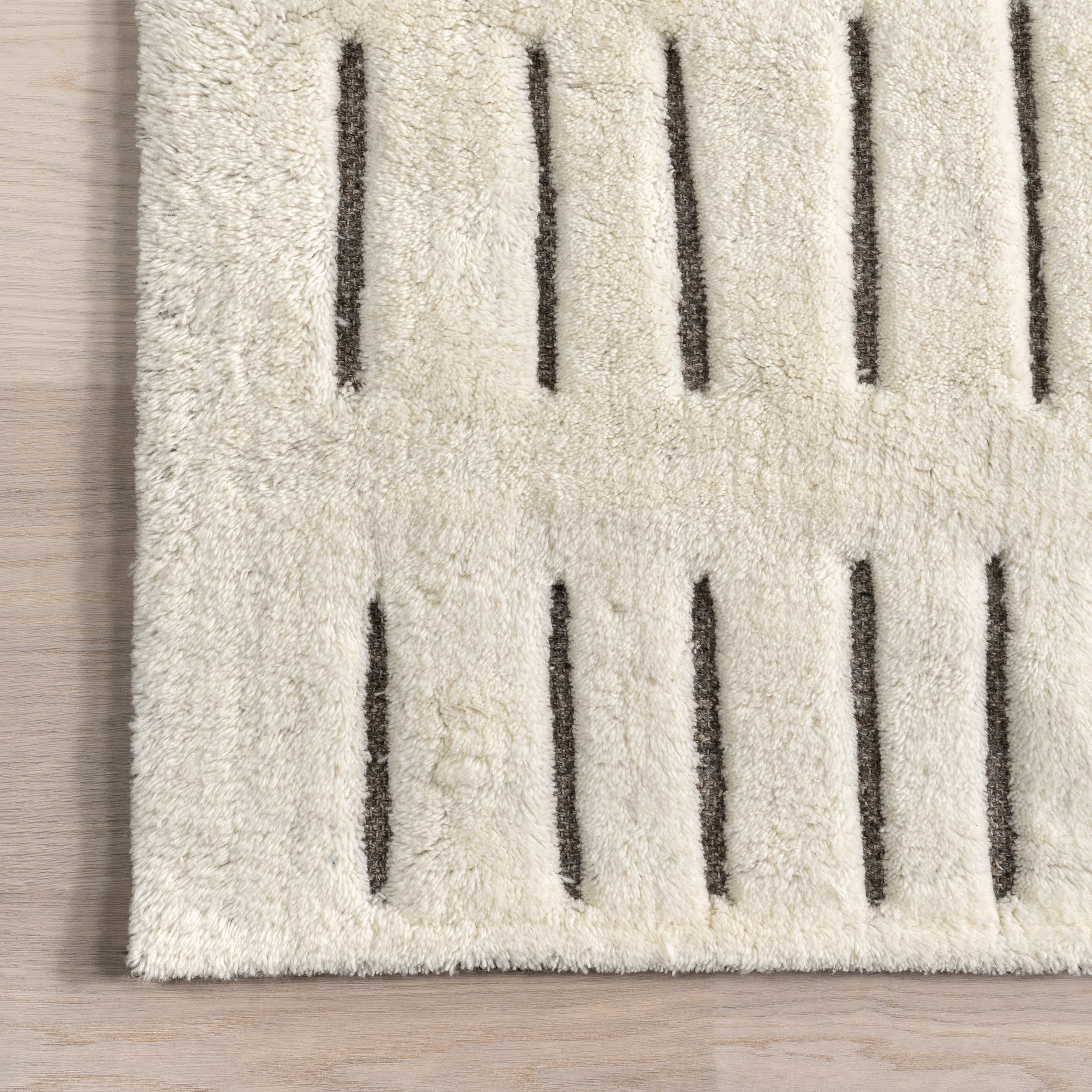 Meara Hand Tufted Broken Lines New Zealand Wool Rug | Off White - Image 3
