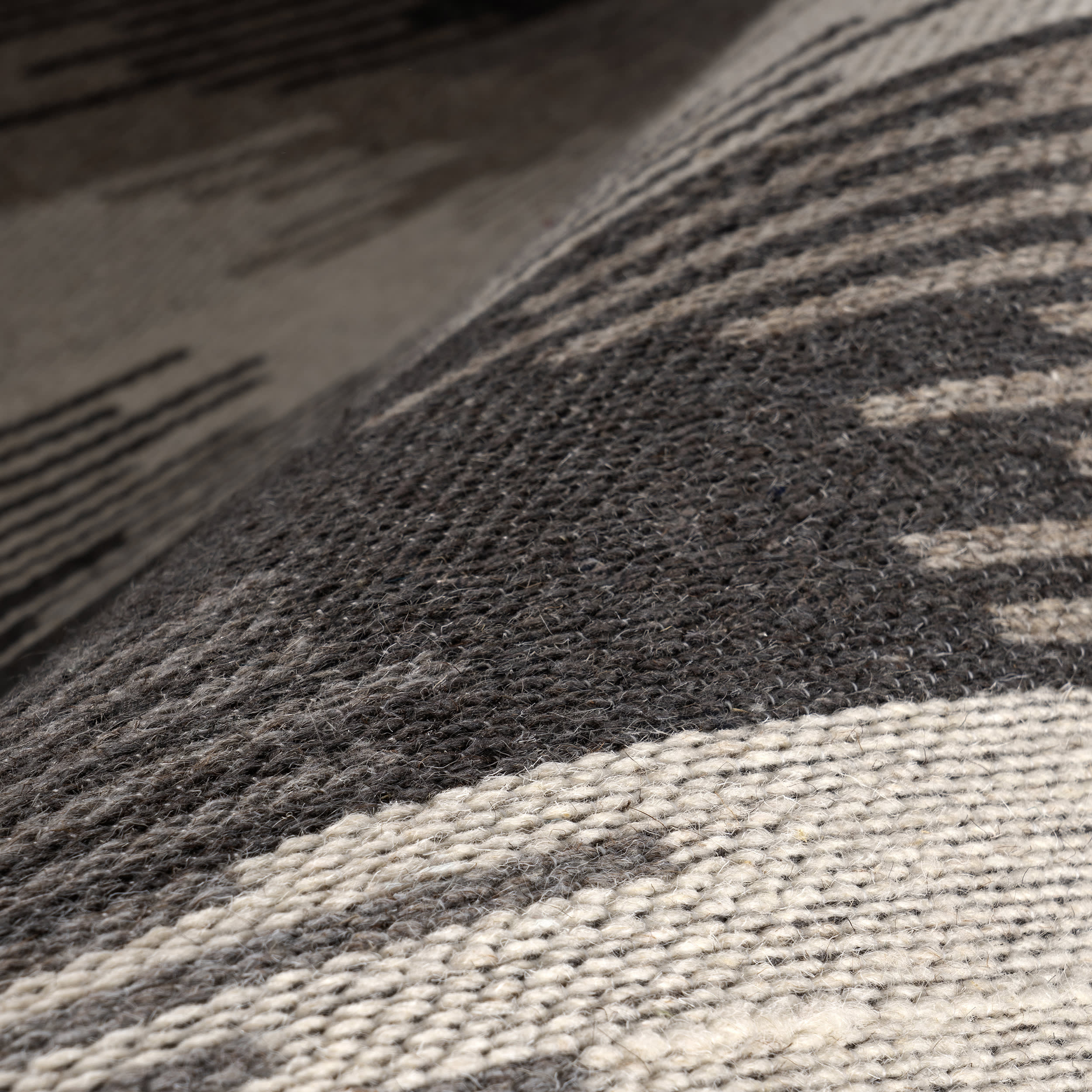 Memento Abstract Reversible Wool Rug | Charcoal - Image 3