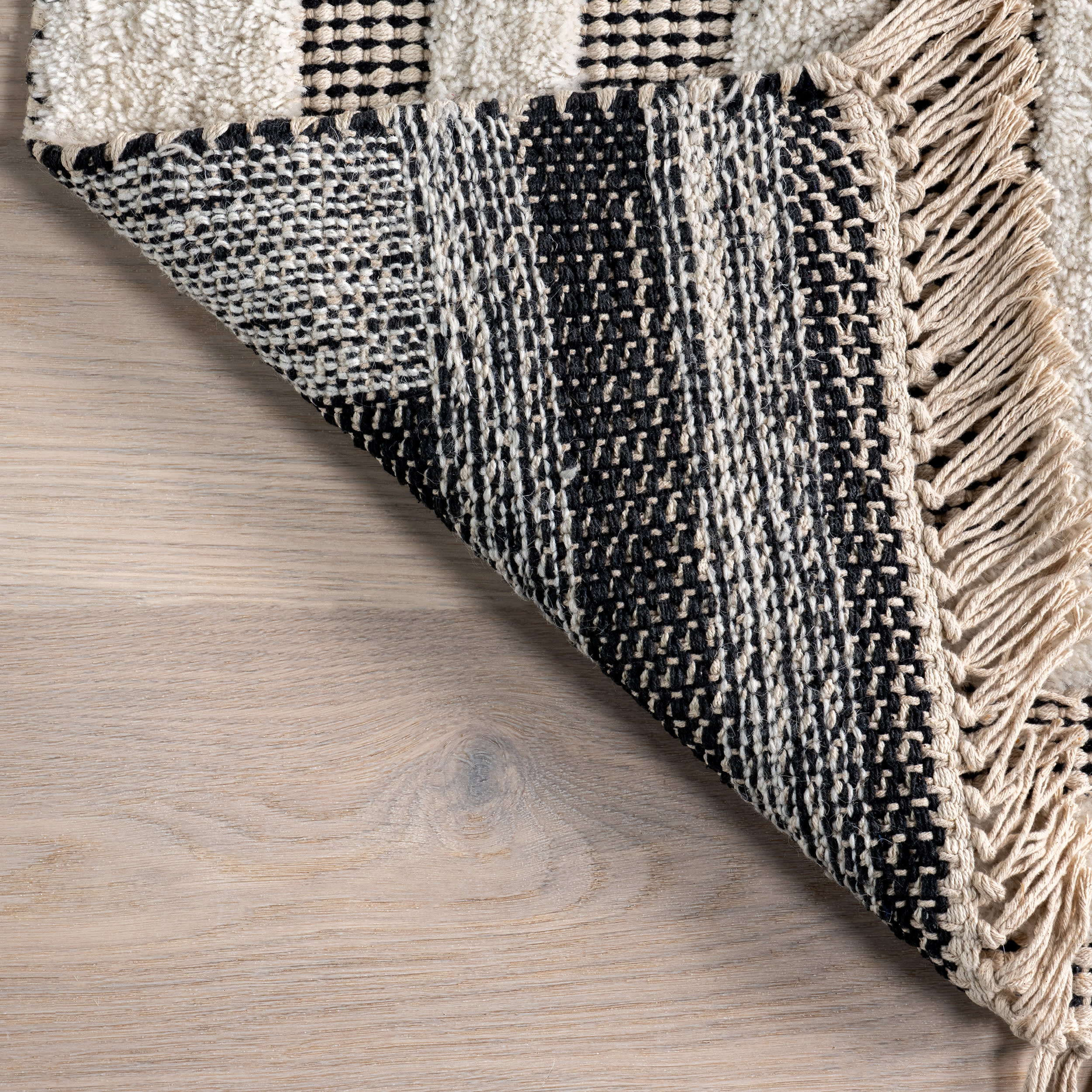 Merrick Tasseled Cotton Rug | Black - Image 5