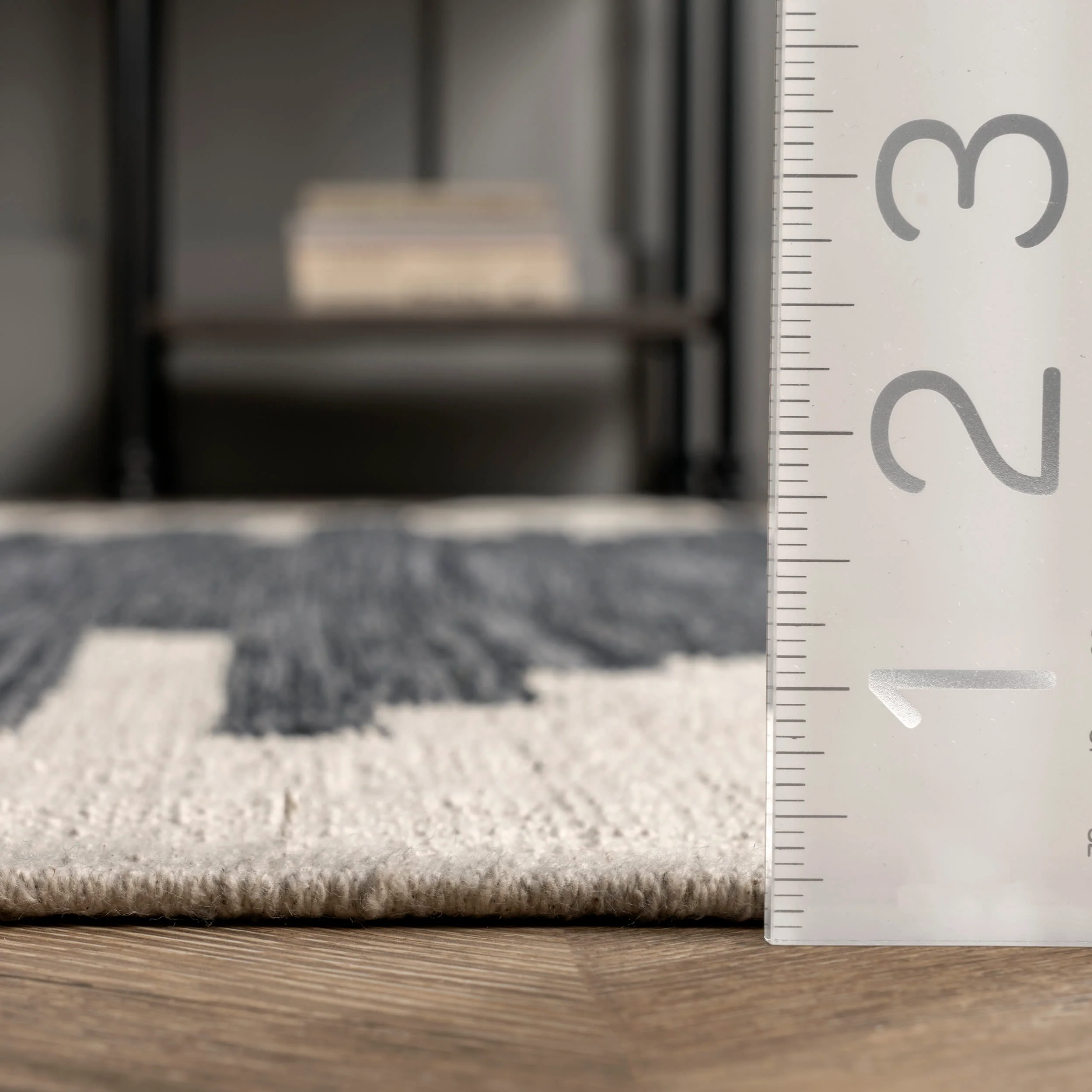 Metropolitan Marvel Rug | Charcoal - Image 5