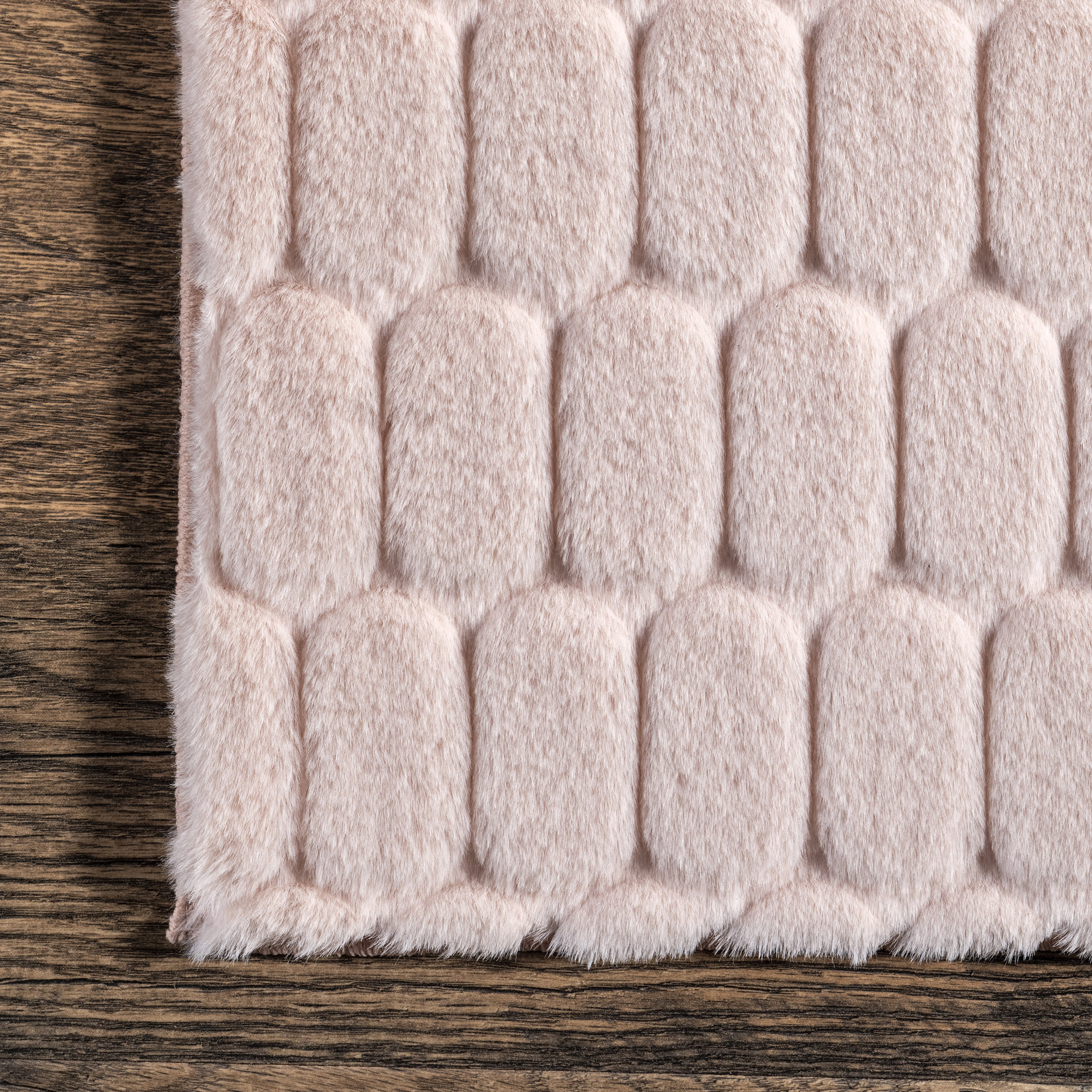 Milazia Honeycomb Plush Cloud Washable Rug | Blush - Image 3