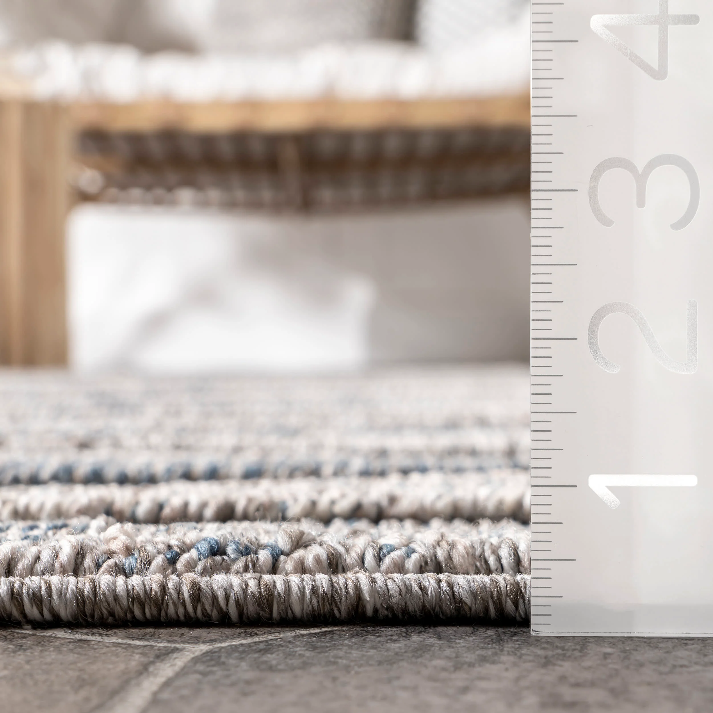 Mina High-Low Triangles Indoor/Outdoor Rug | Light Grey - Image 4