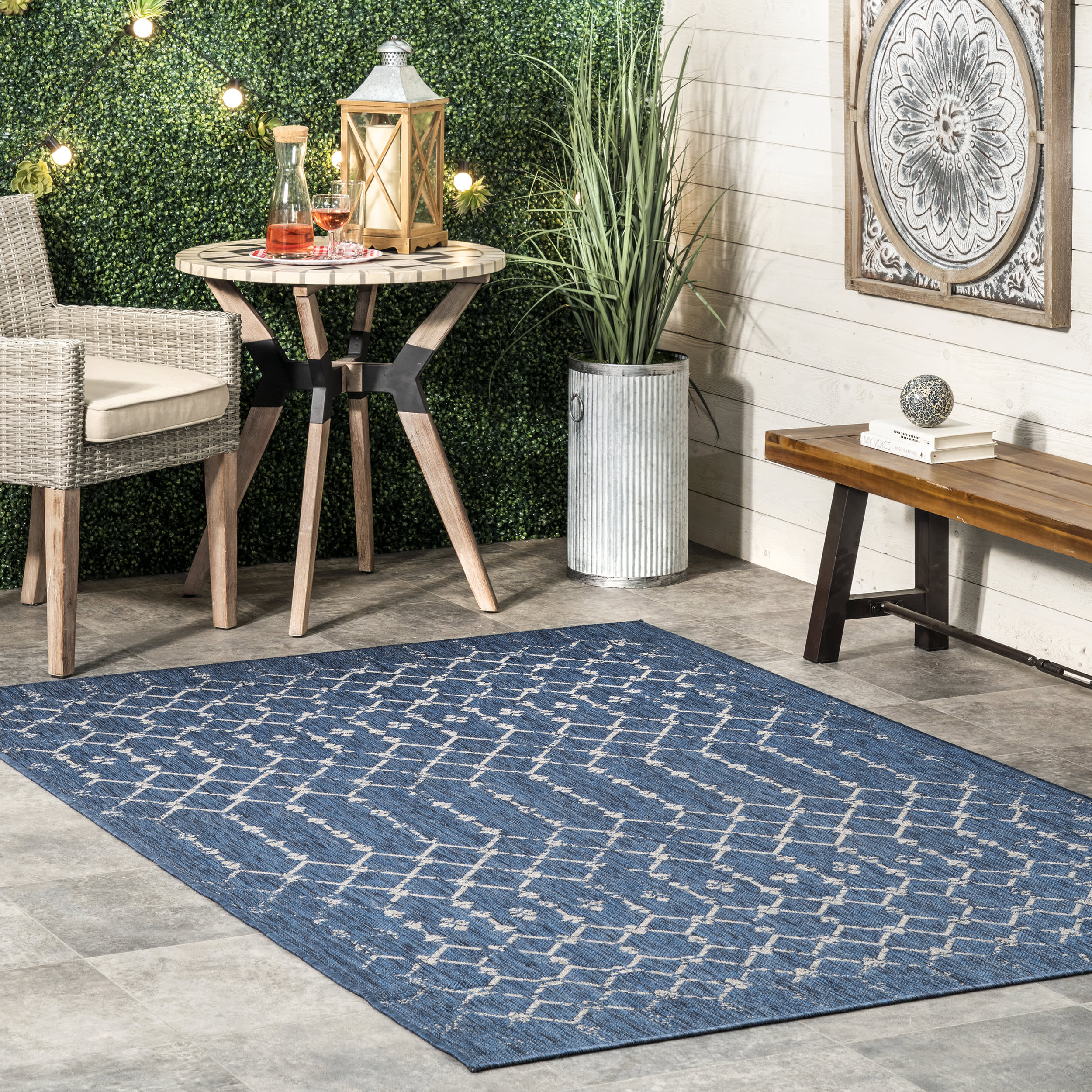 Modern Trellis Indoor/Outdoor Rug | Blue - Image 2