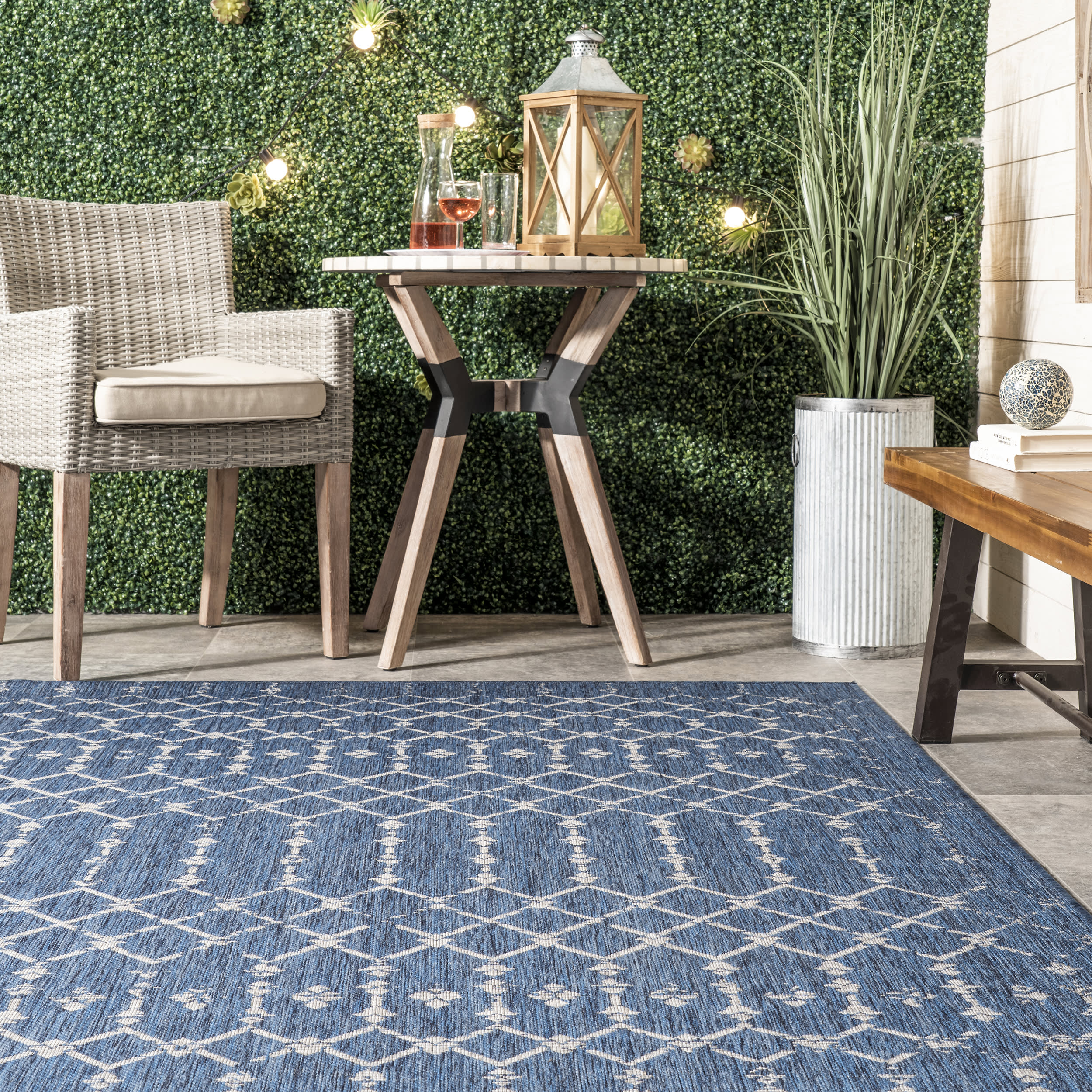 Modern Trellis Indoor/Outdoor Rug | Blue - Image 4