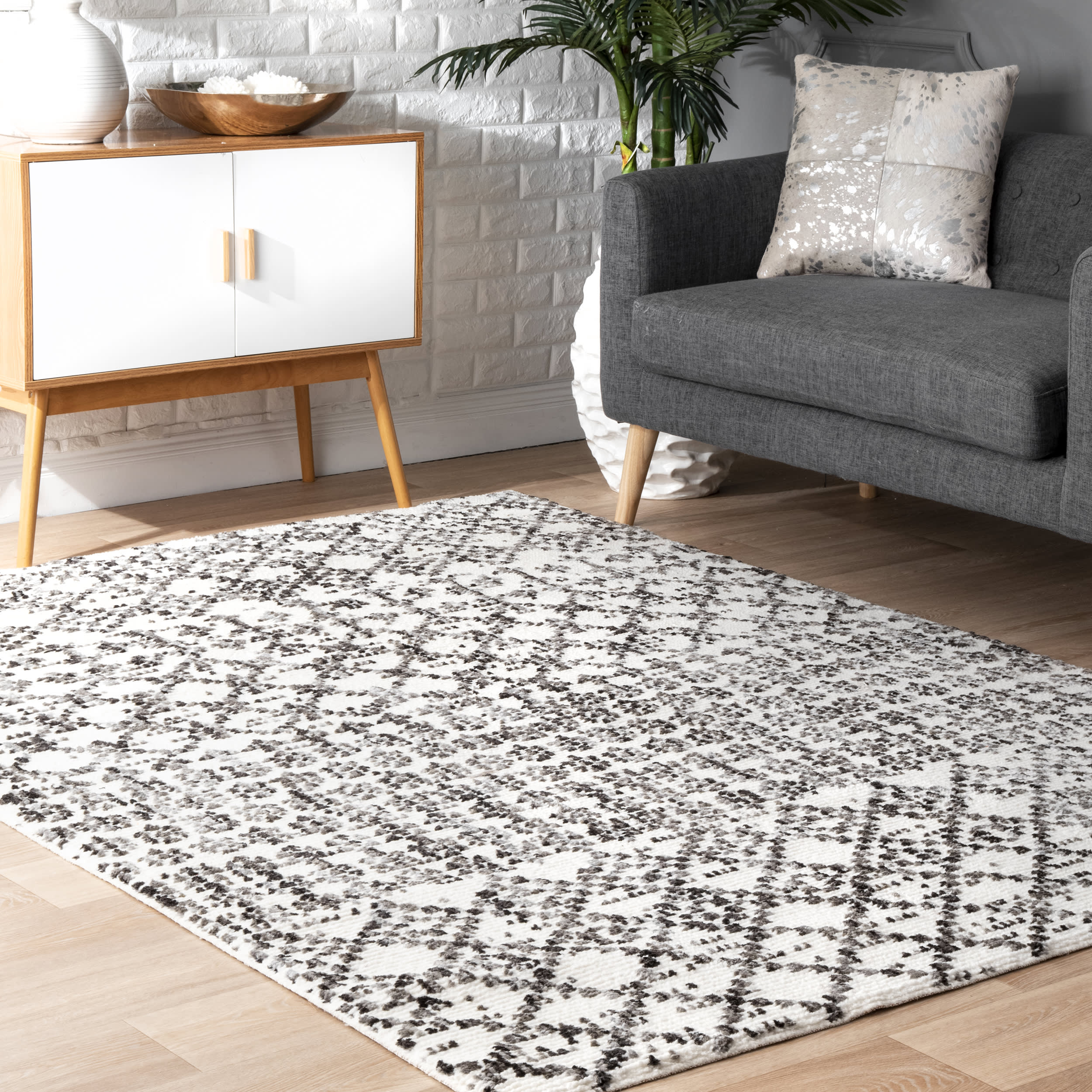 Modern Trellis Rug | Grey - Image 2