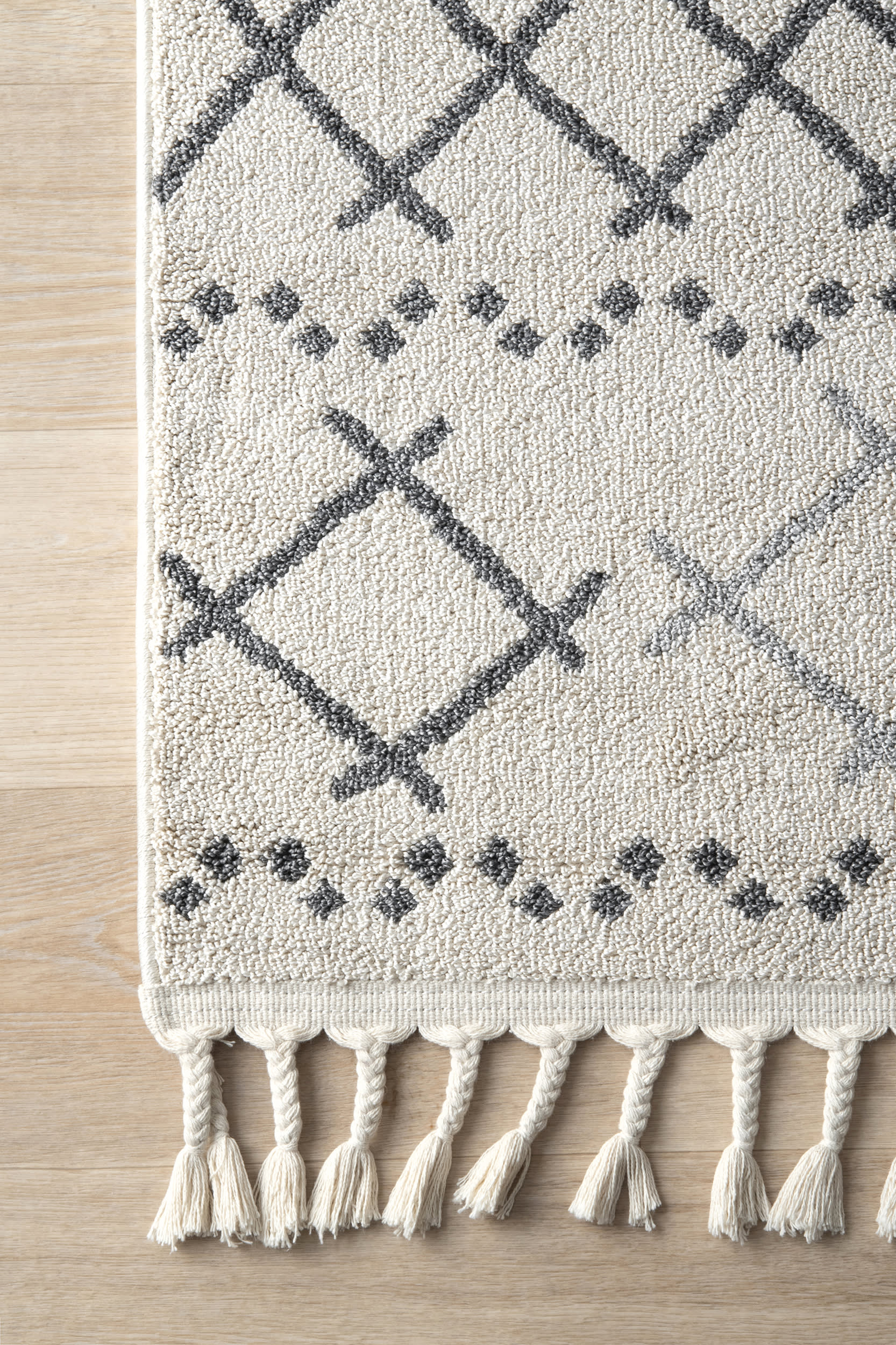 Modern Trellis Tassel Rug | Beige - Image 3