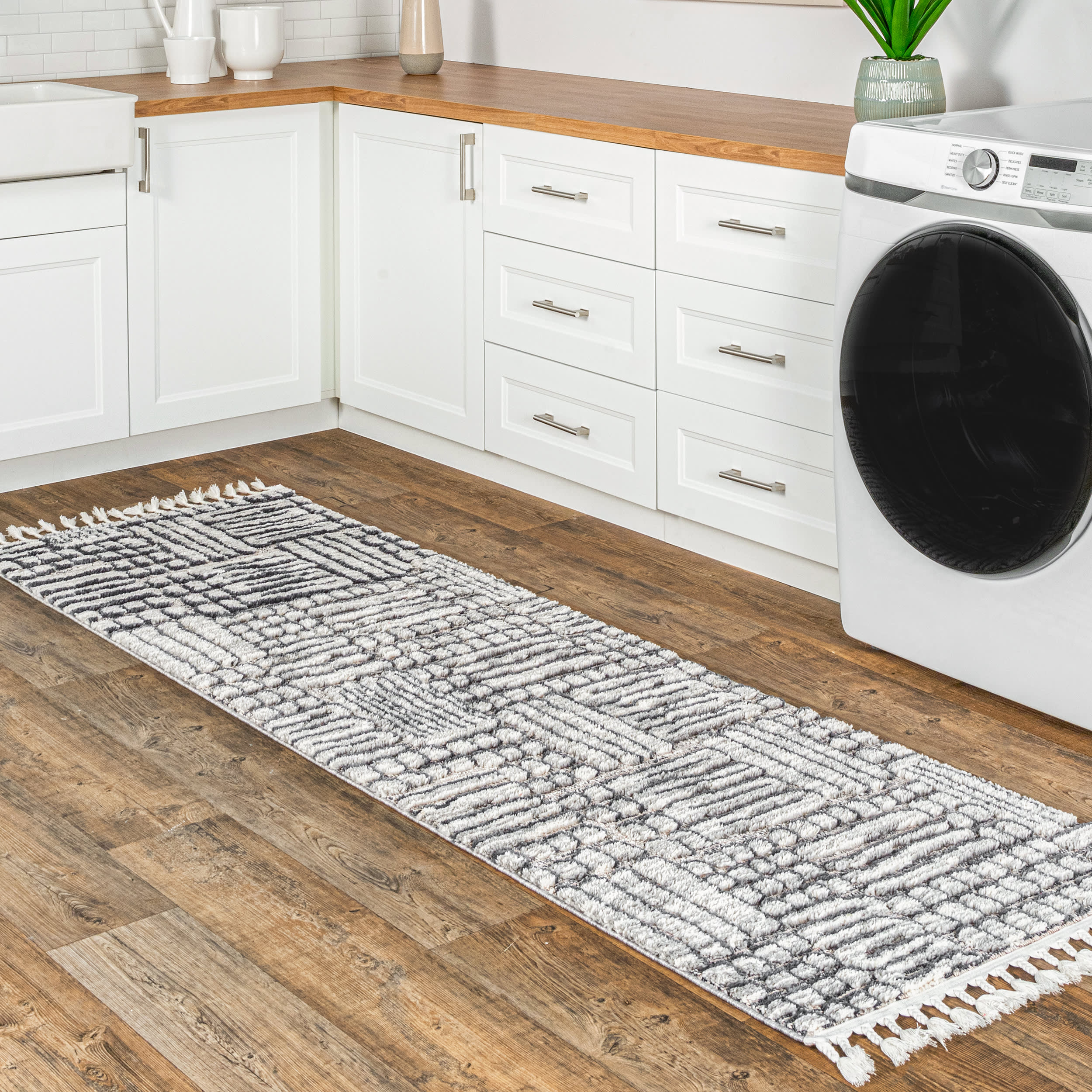 Monica Mosaic Tasseled Rug | Grey - Image 2