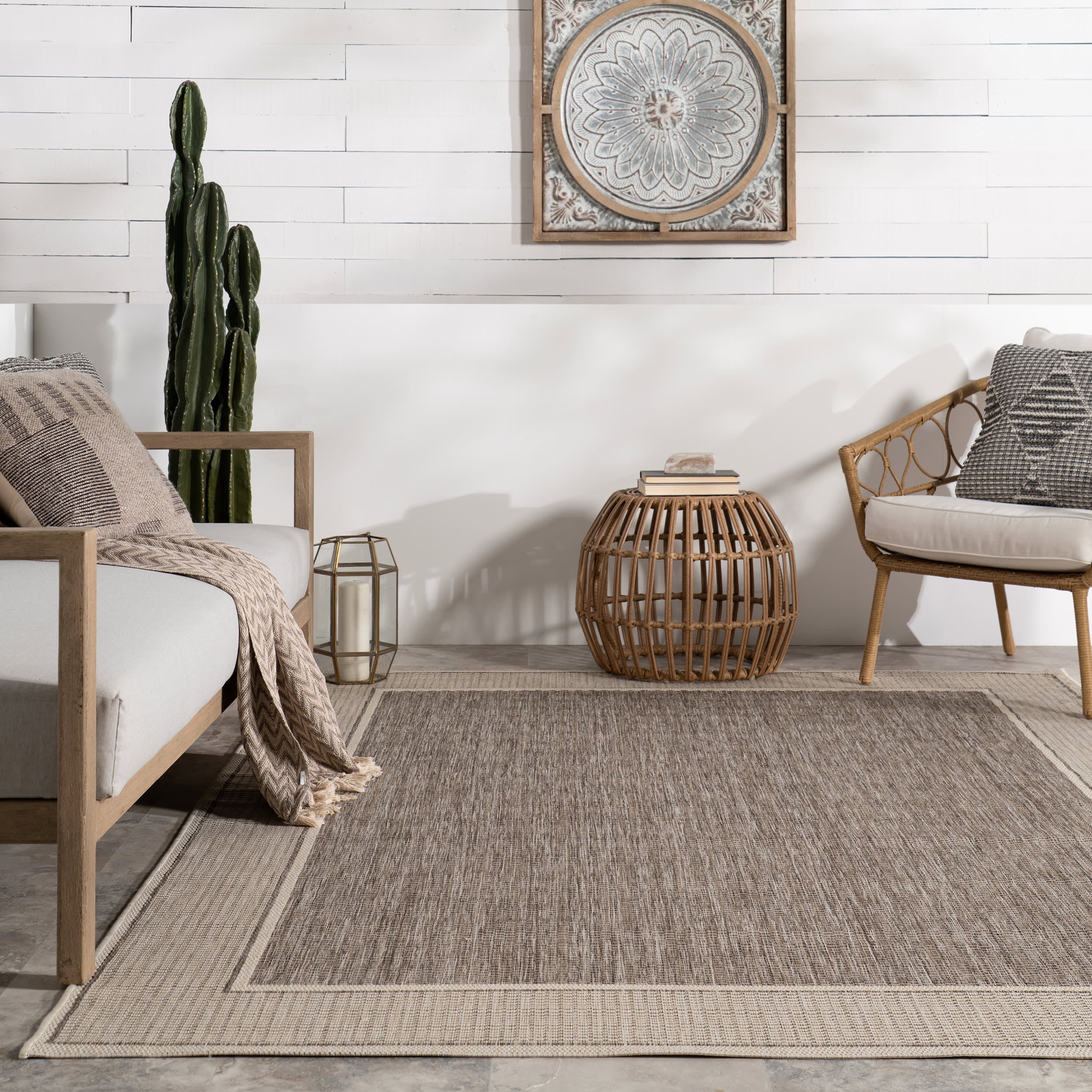 Monochrome Bordered Indoor/Outdoor Rug | Light Grey - Image 5