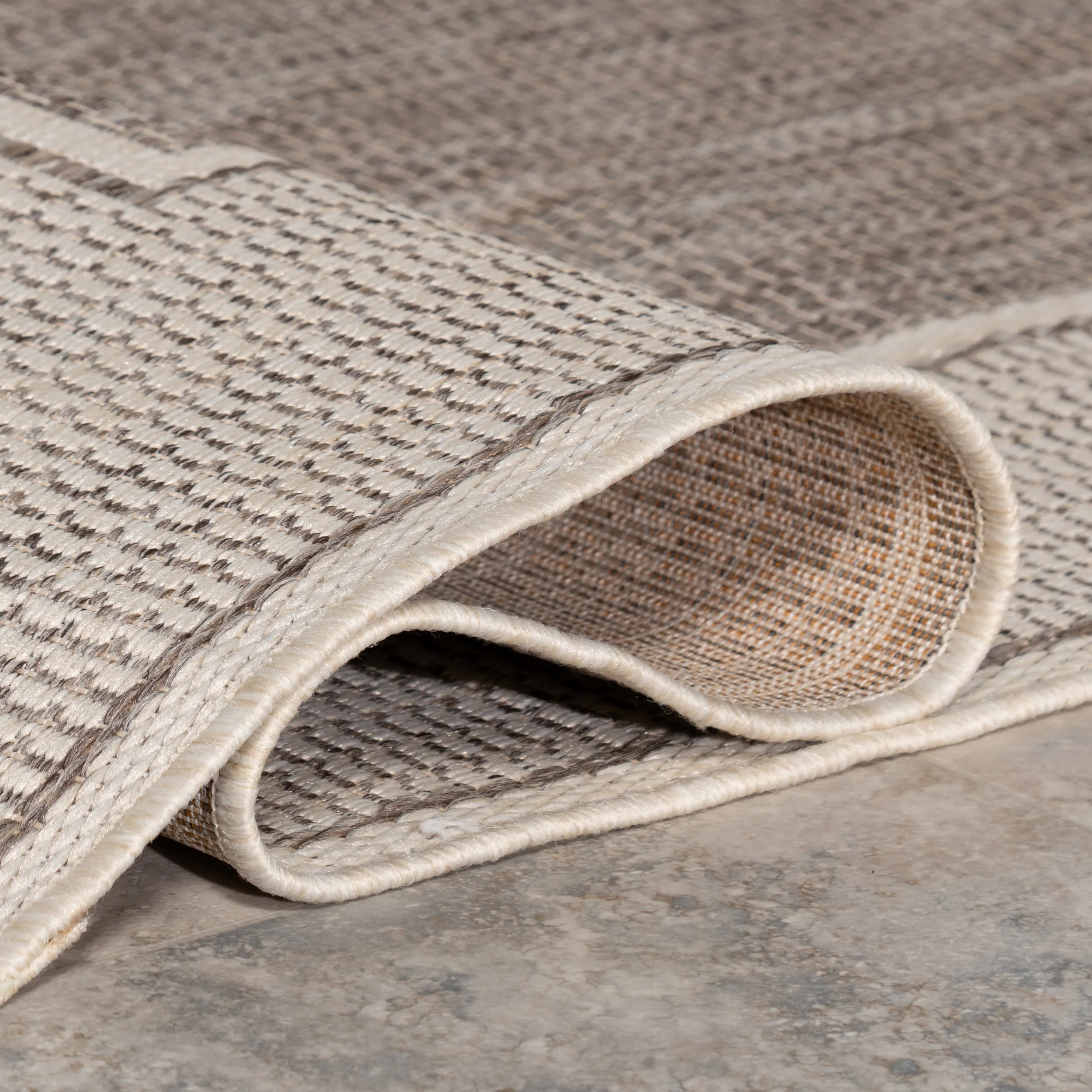 Monochrome Bordered Indoor/Outdoor Rug | Light Grey - Image 9