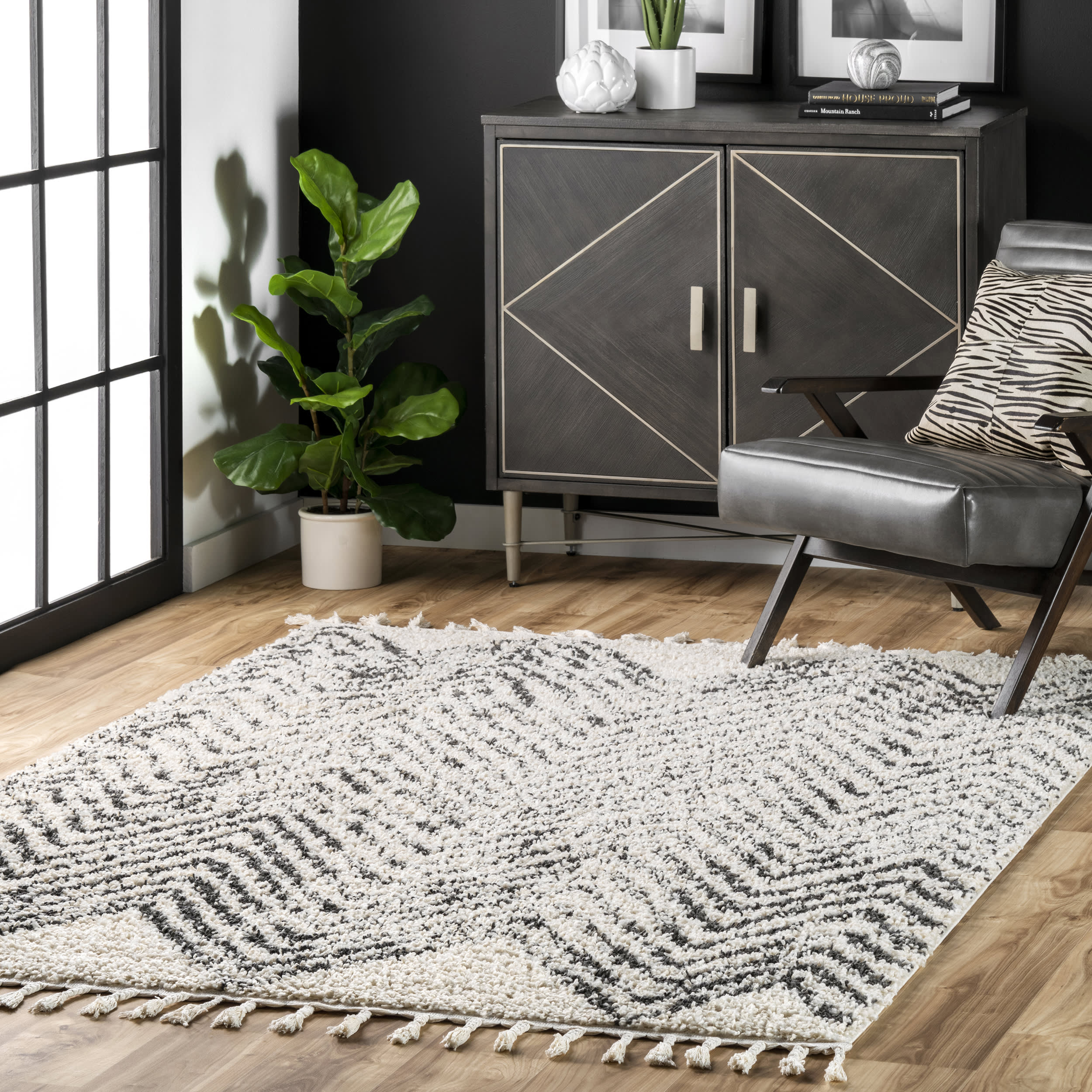 Moroccan Chevron Tassel Rug | Off White - Image 2