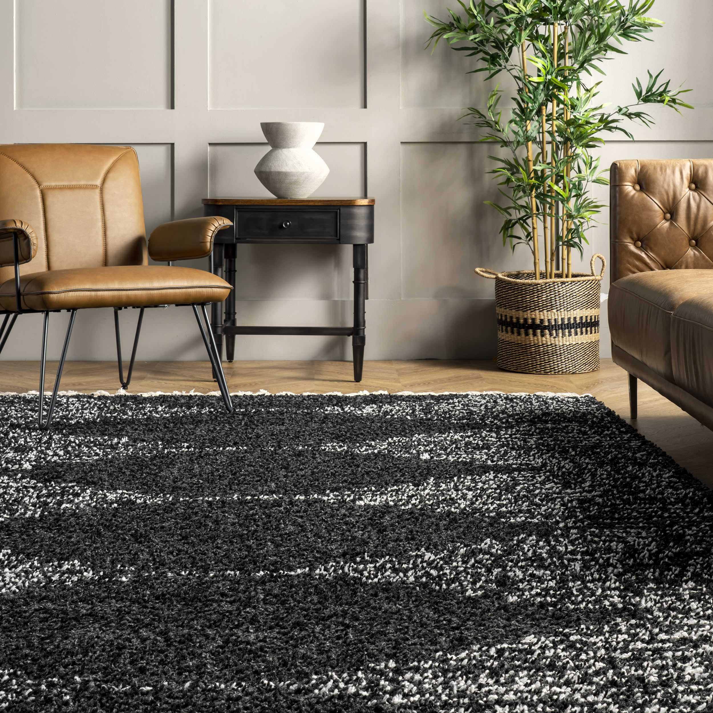 Moroccan Diamond Pinstripes Tassel Rug | Black - Image 4
