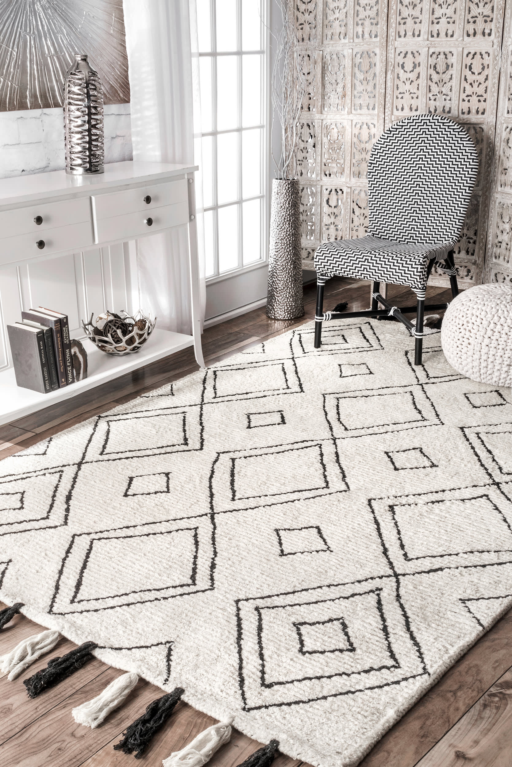 Moroccan Diamond Tassel Rug | Ivory - Image 2