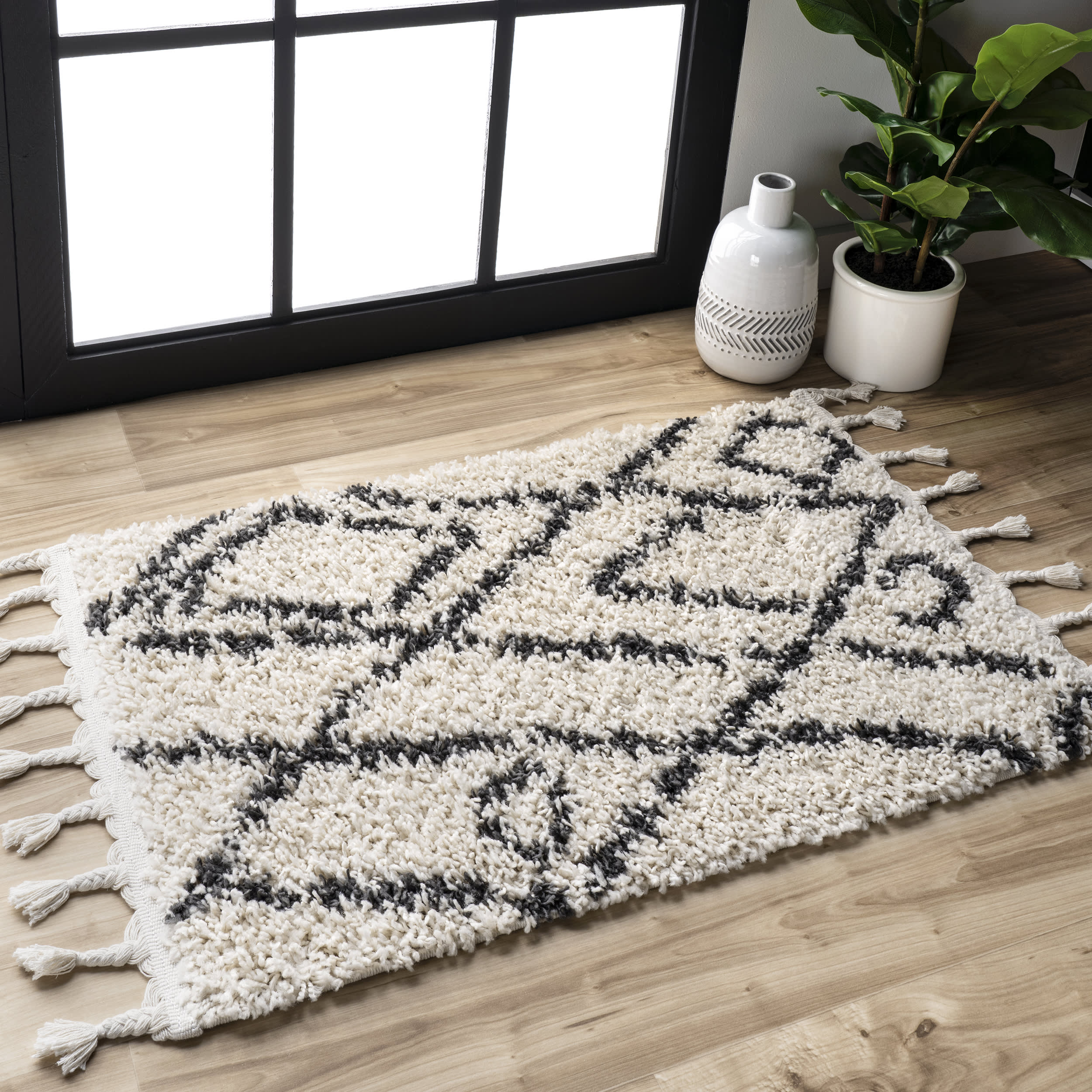 Moroccan Diamond Tassel Rug | Off White - Image 6