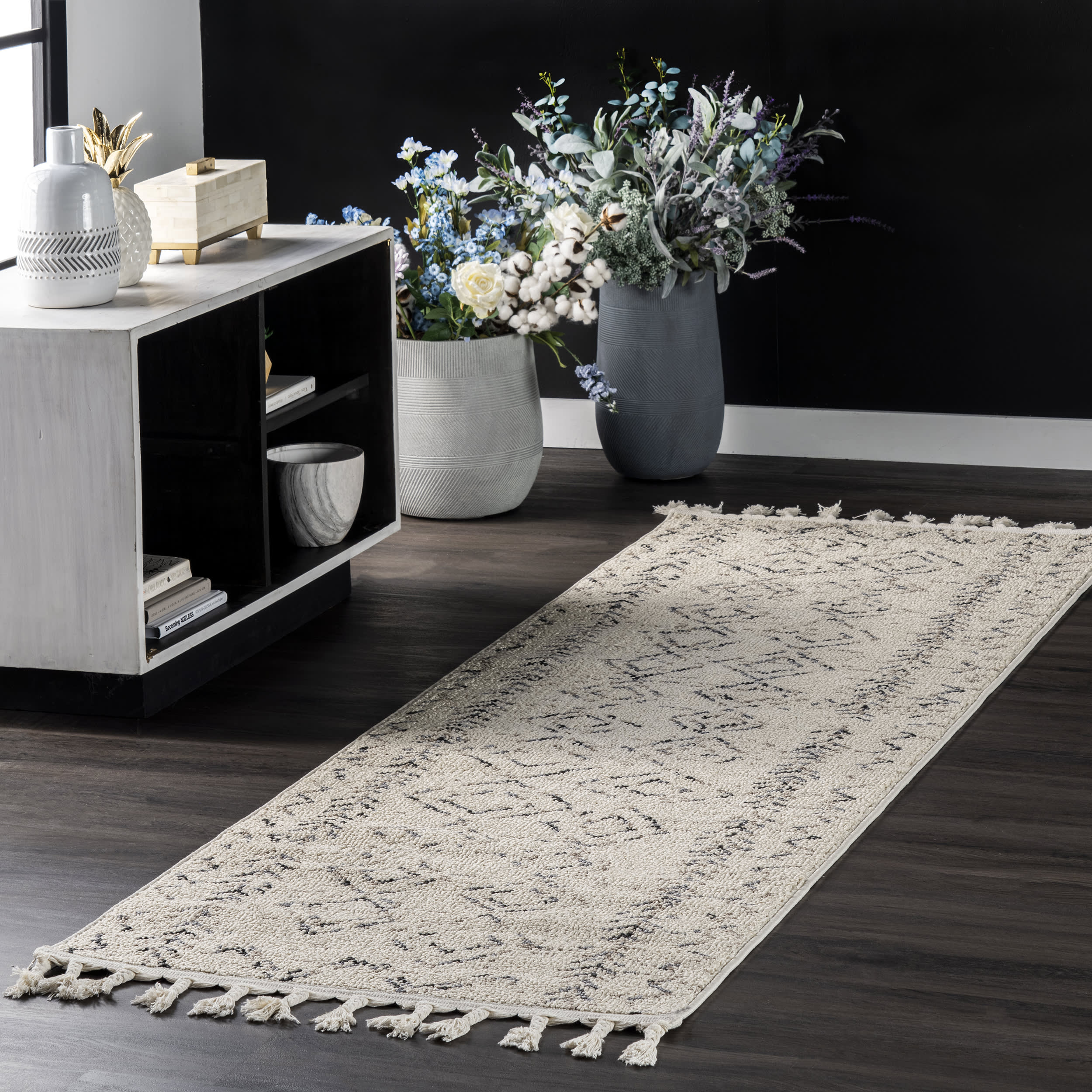 Moroccan Diamonds Tassel Rug | Ivory - Image 2