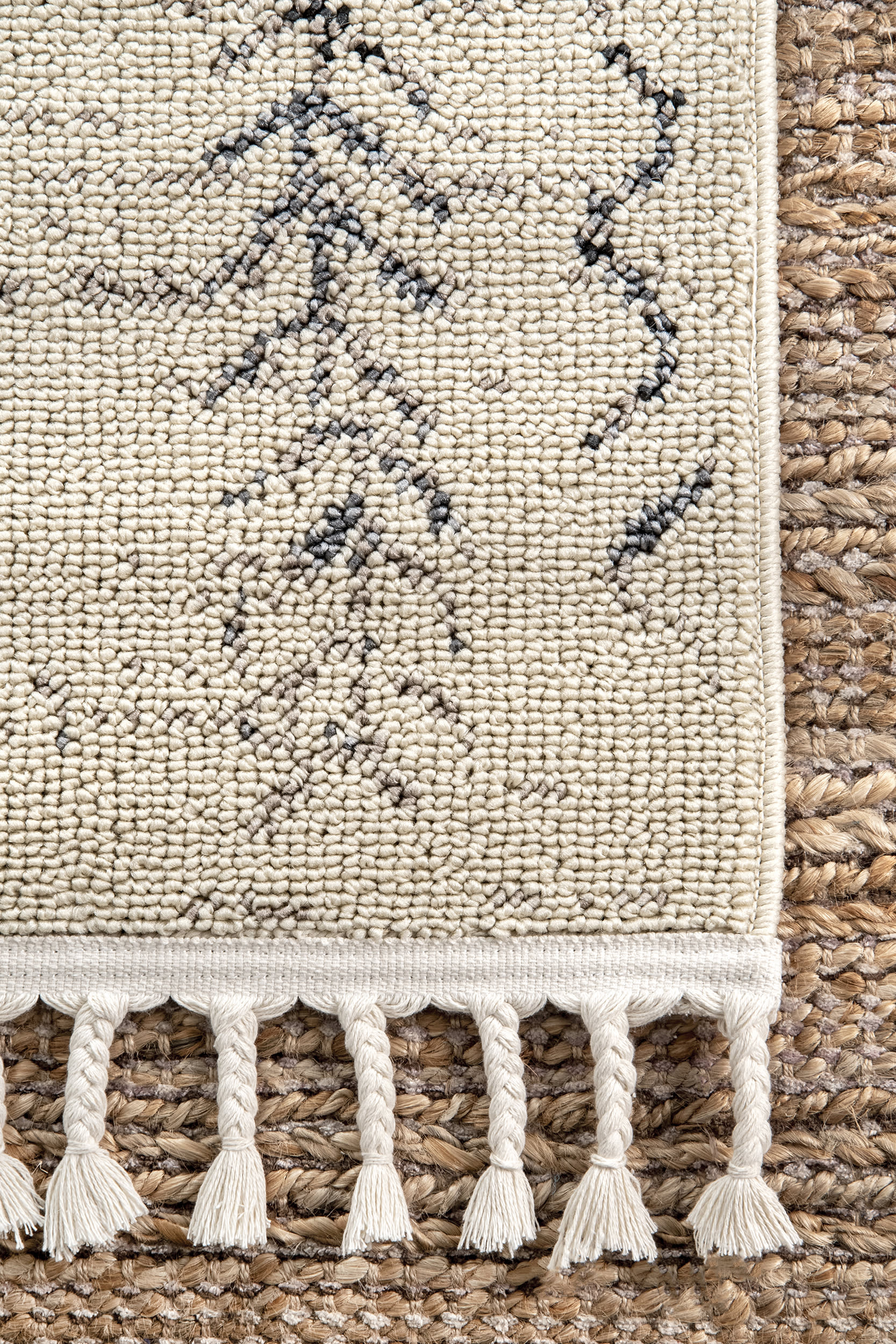 Moroccan Diamonds Tassel Rug | Ivory - Image 3