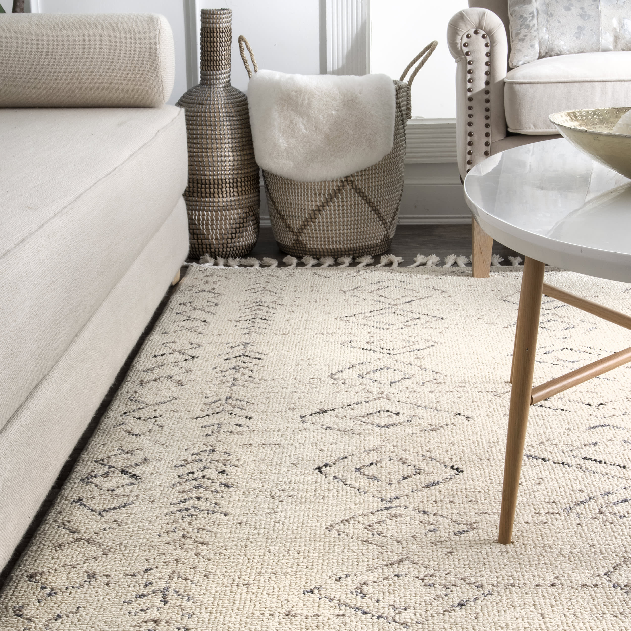 Moroccan Diamonds Tassel Rug | Ivory - Image 4
