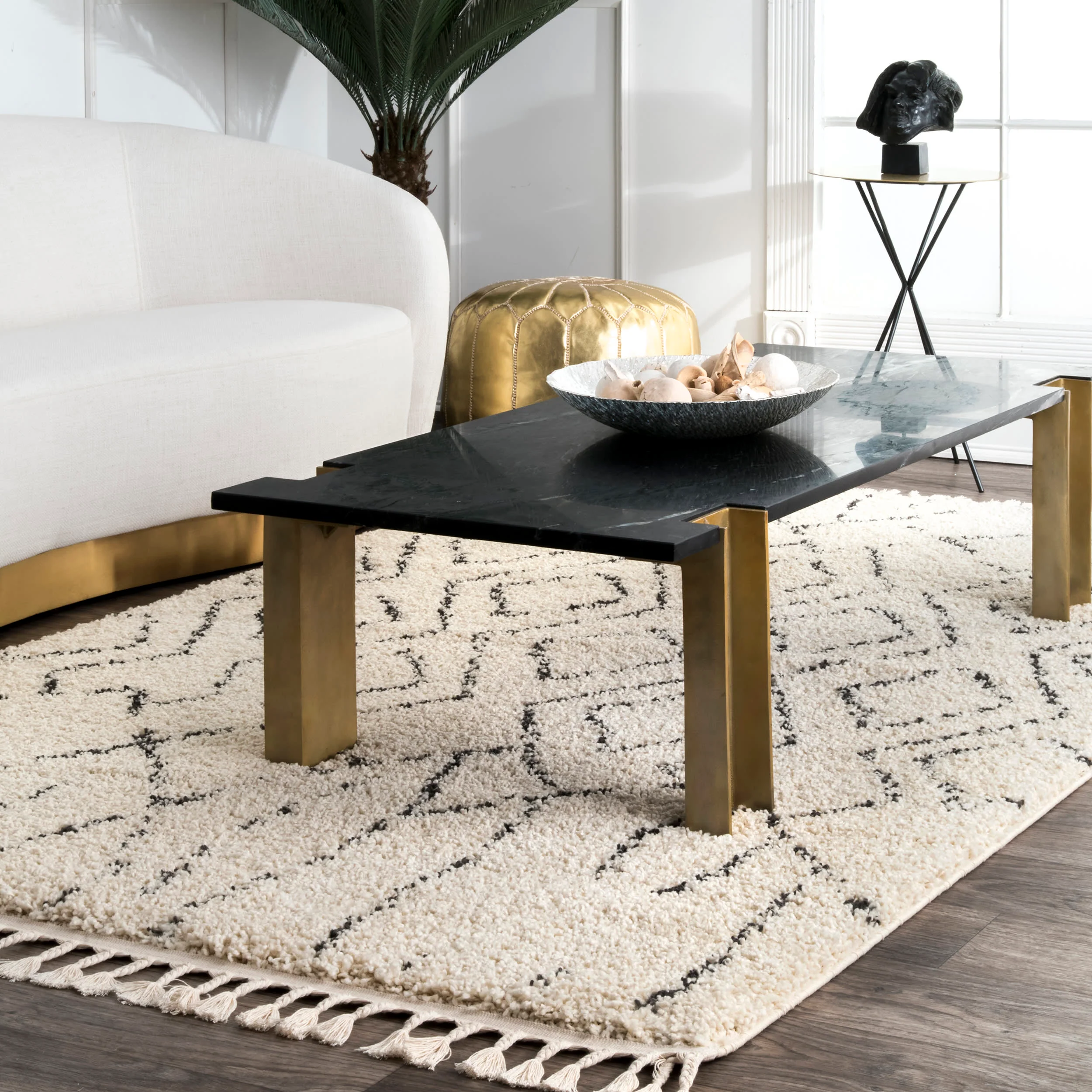 Moroccan Shattered Diamonds Tassel Rug | Off White - Image 2