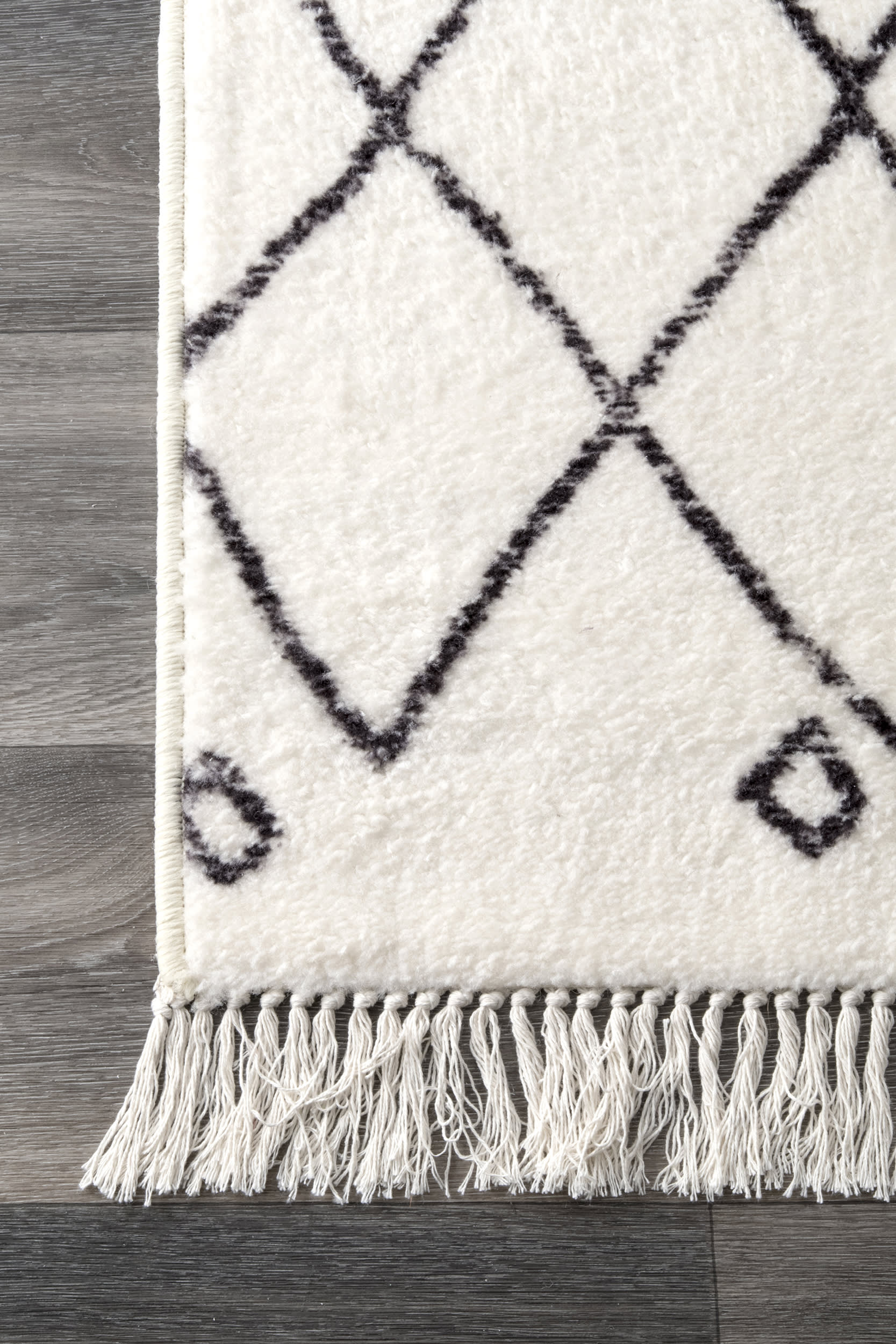 Moroccan Trellis Tassel Non-Slip Backing Rug | Off White - Image 3