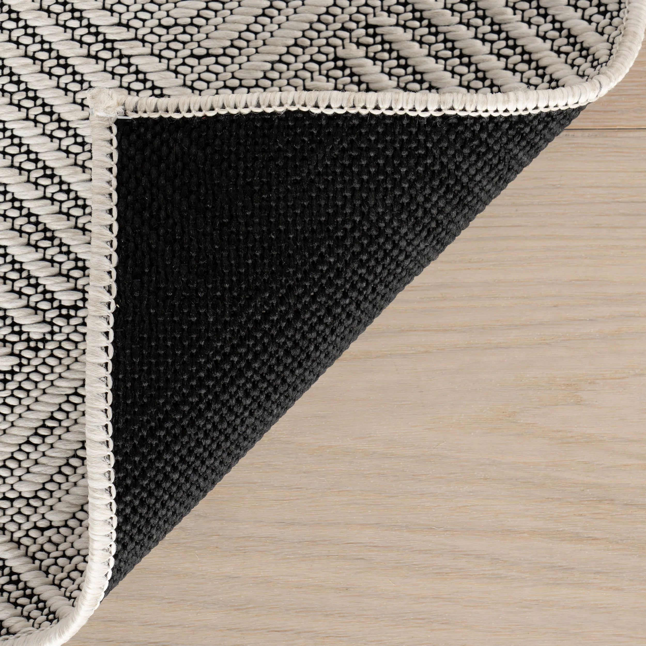 Nahla Modern Diamond Indoor/Outdoor Rug | Grey - Image 7