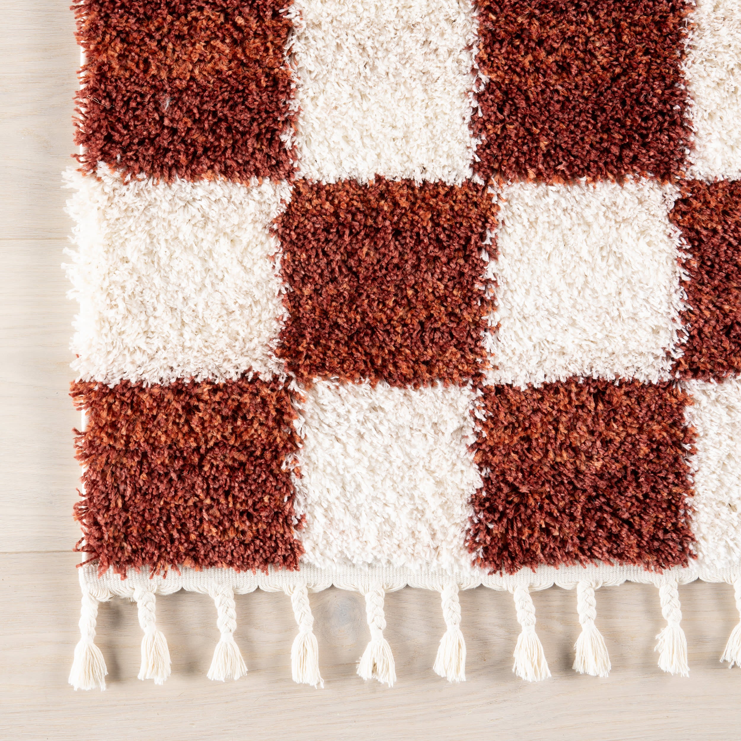 Nell Retro Checkerboard Tasseled Rug | Red - Image 4