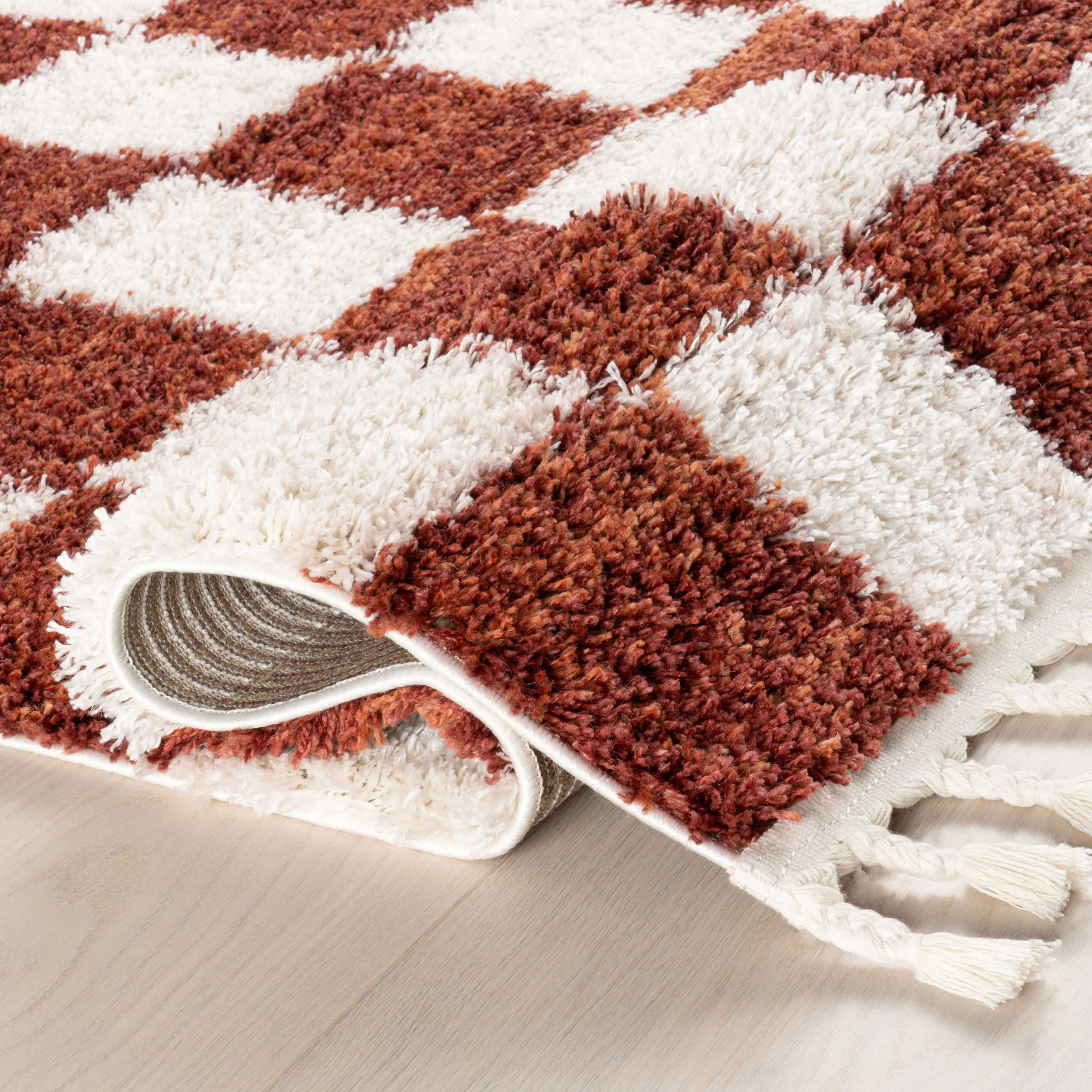 Nell Retro Checkerboard Tasseled Rug | Red - Image 9