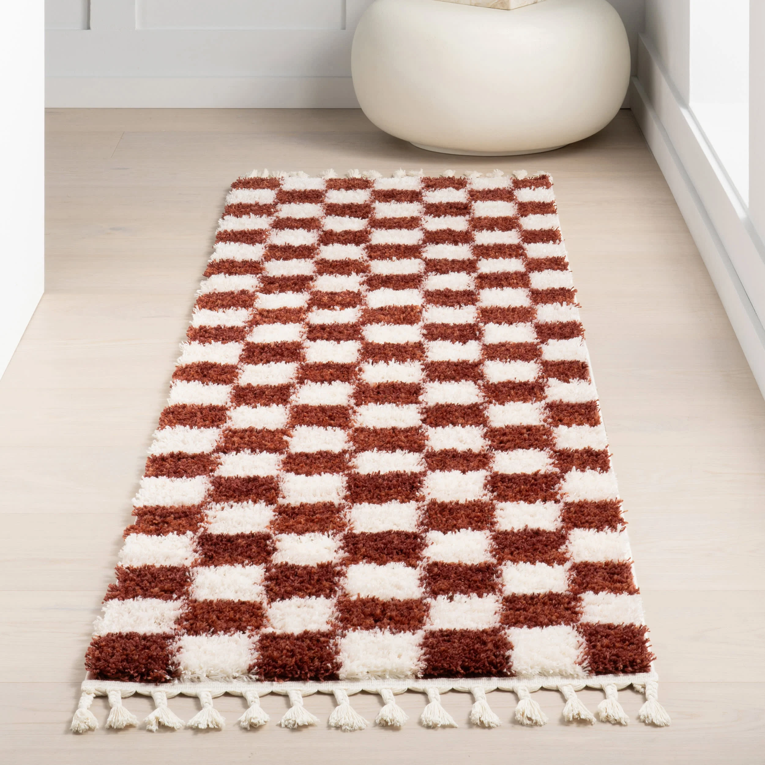 Nell Retro Checkerboard Tasseled Rug | Red - Image 2