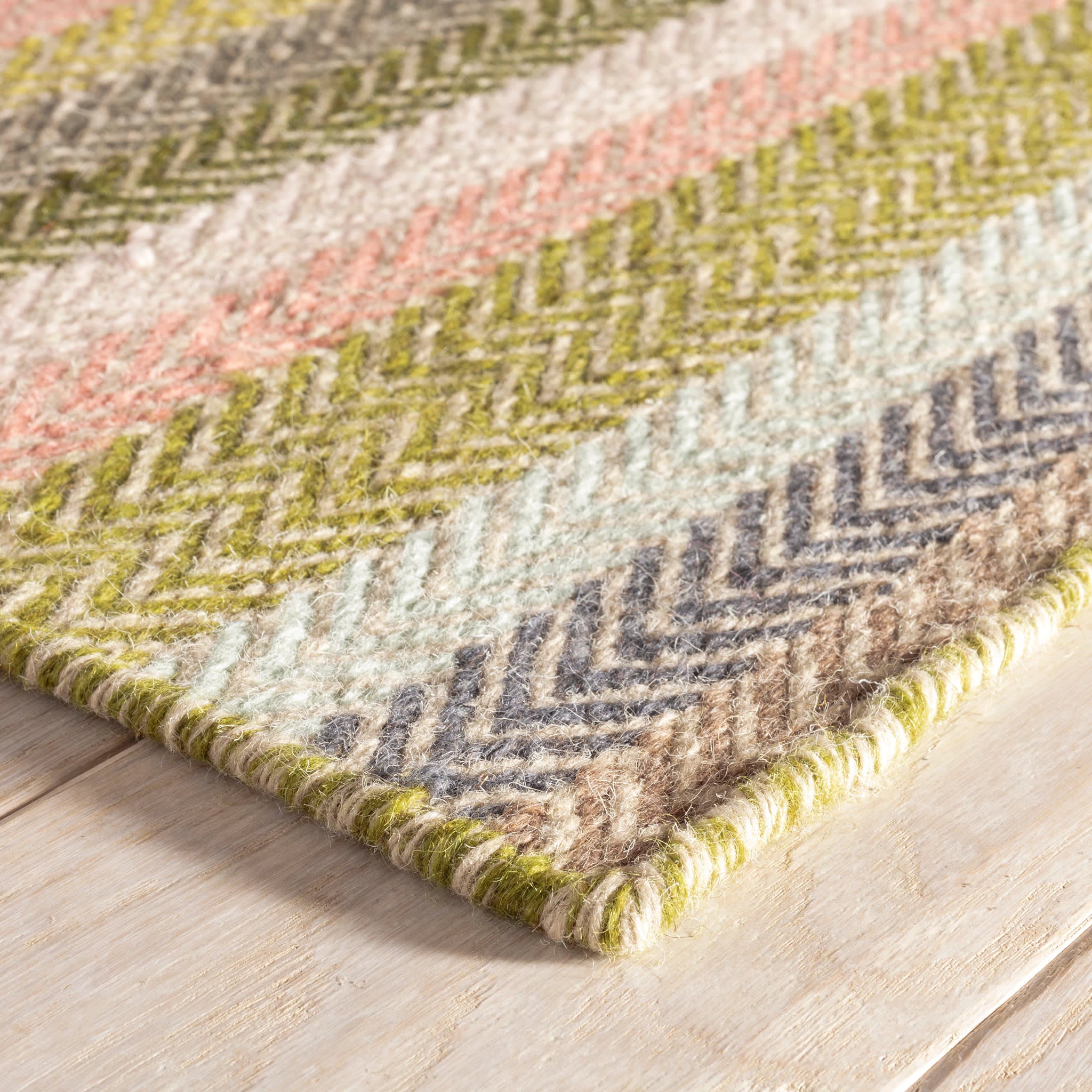 Nip Tuk Handwoven Wool Rug | Rose - Image 4